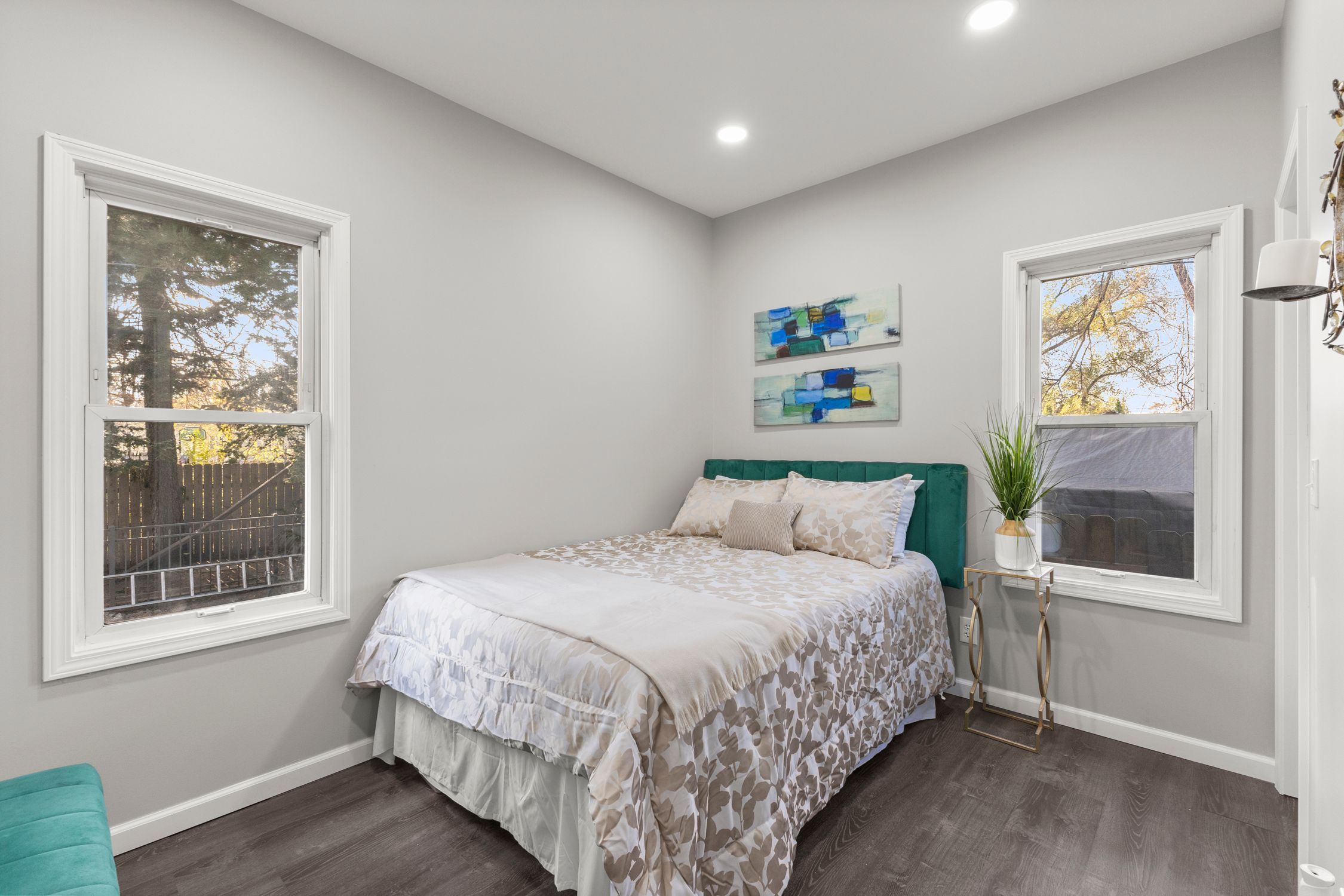 8275 CHAMBERLAIN Street