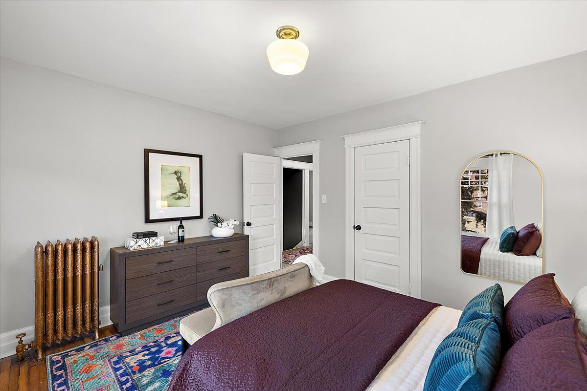 649 GLADSTONE Street