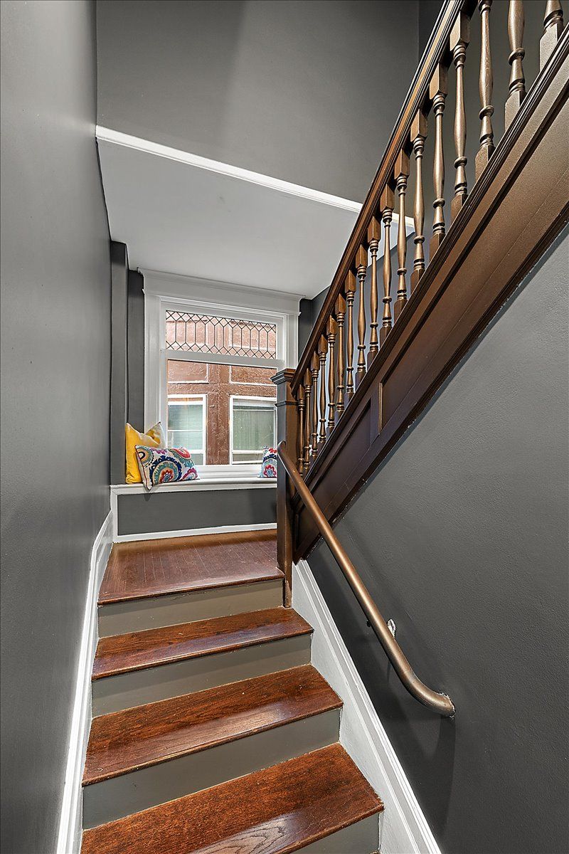 649 GLADSTONE Street