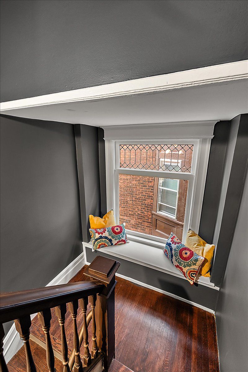 649 GLADSTONE Street