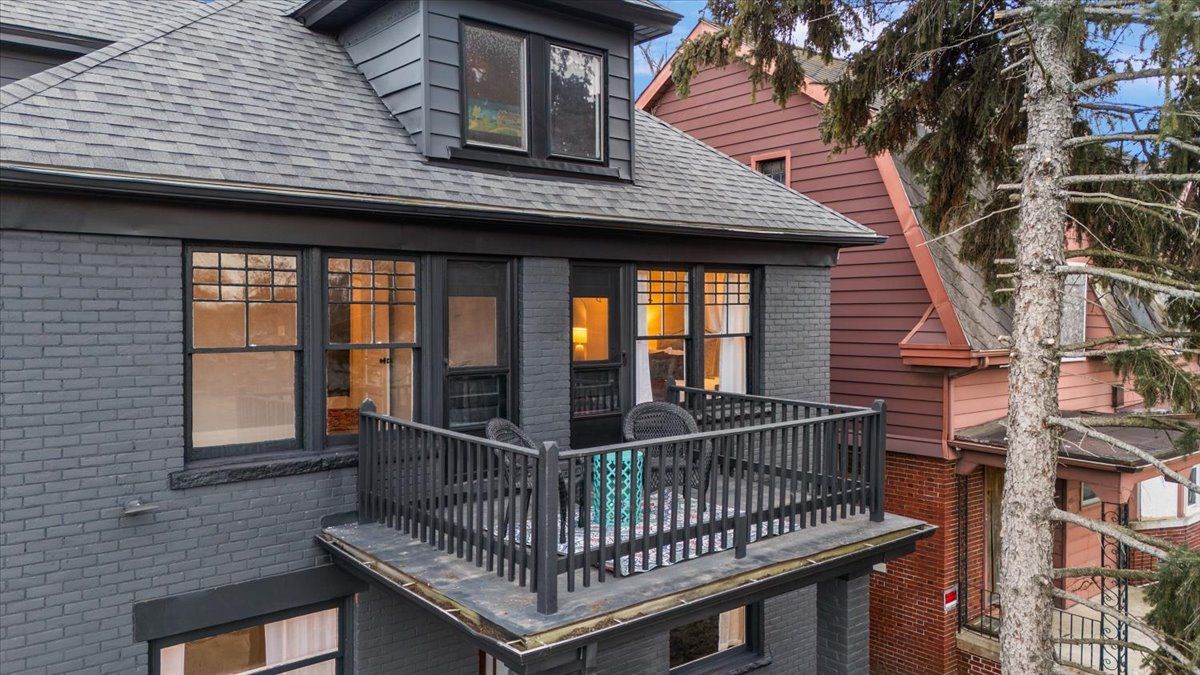 649 GLADSTONE Street