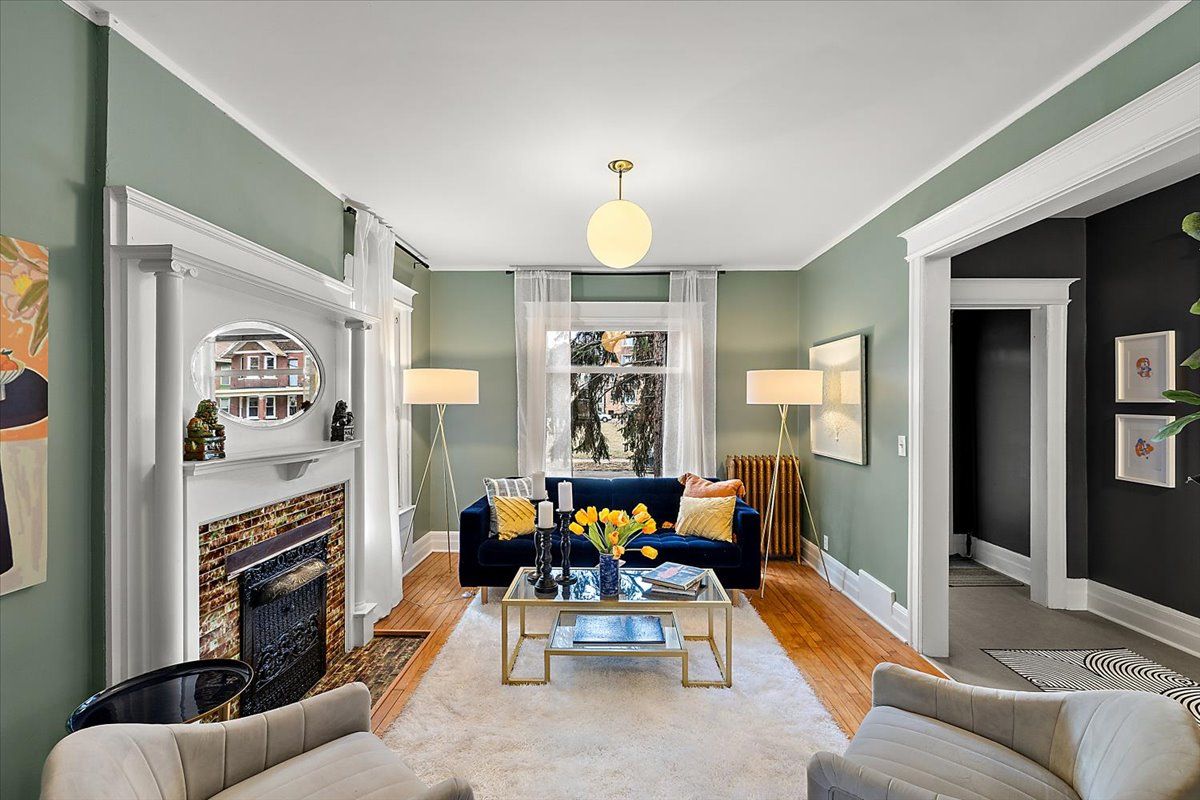 649 GLADSTONE Street