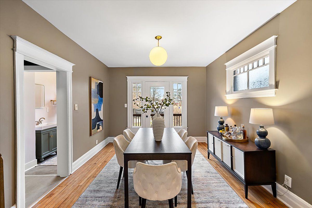 649 GLADSTONE Street