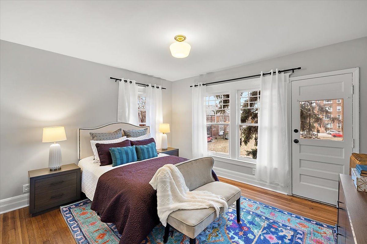 649 GLADSTONE Street