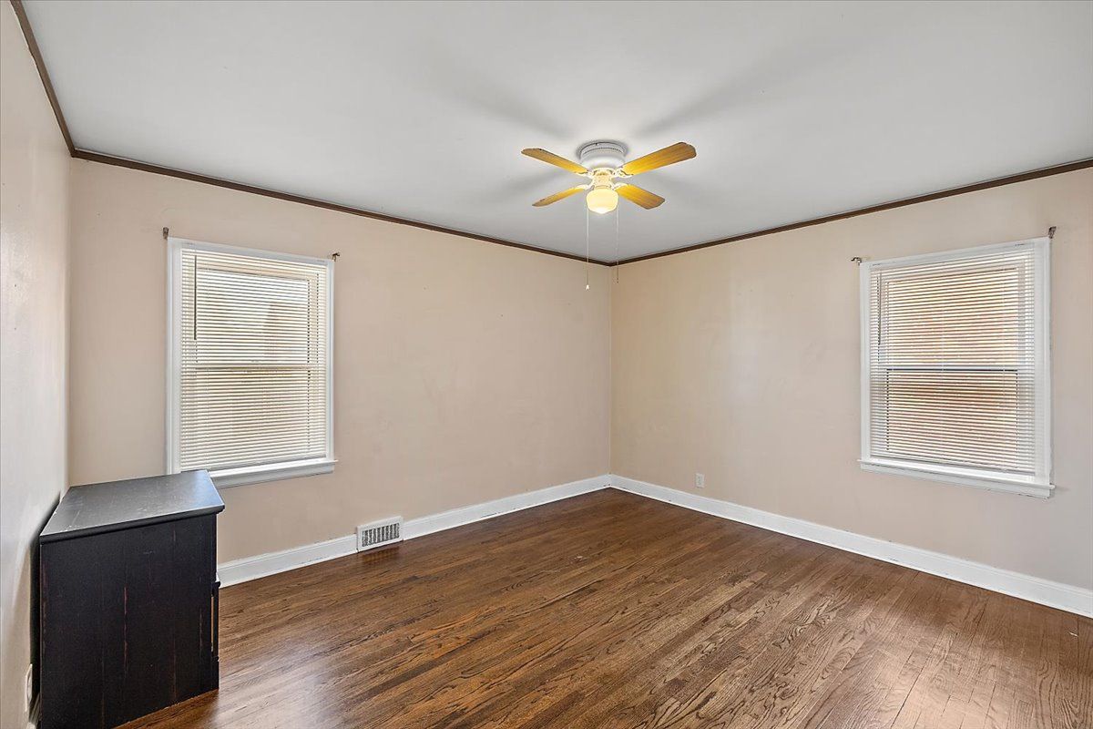 18514 SNOWDEN Street