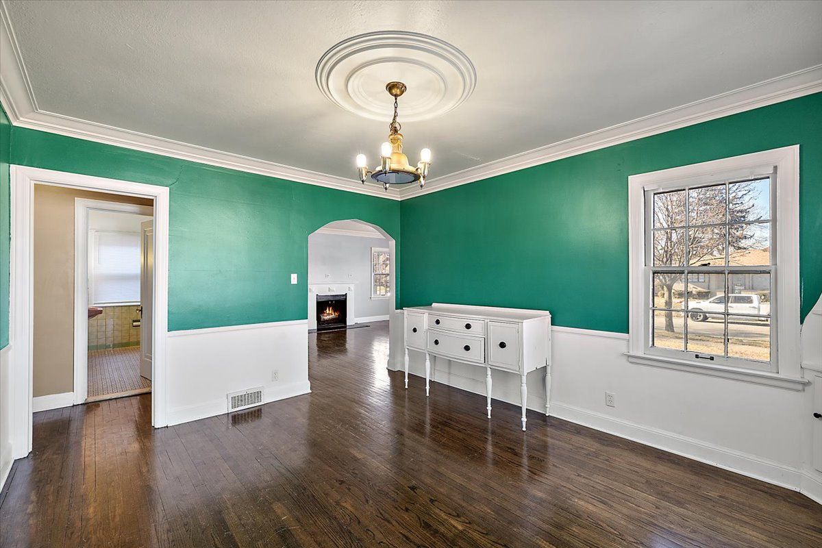 18514 SNOWDEN Street