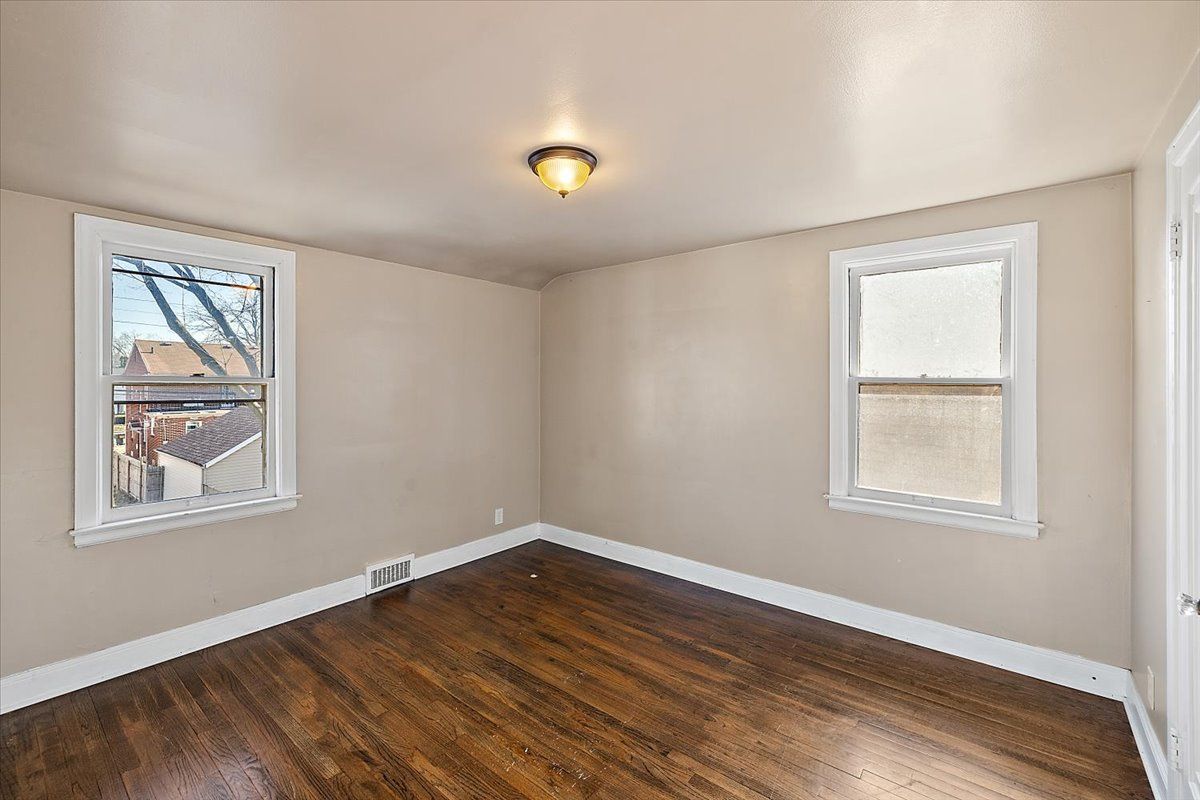 18514 SNOWDEN Street