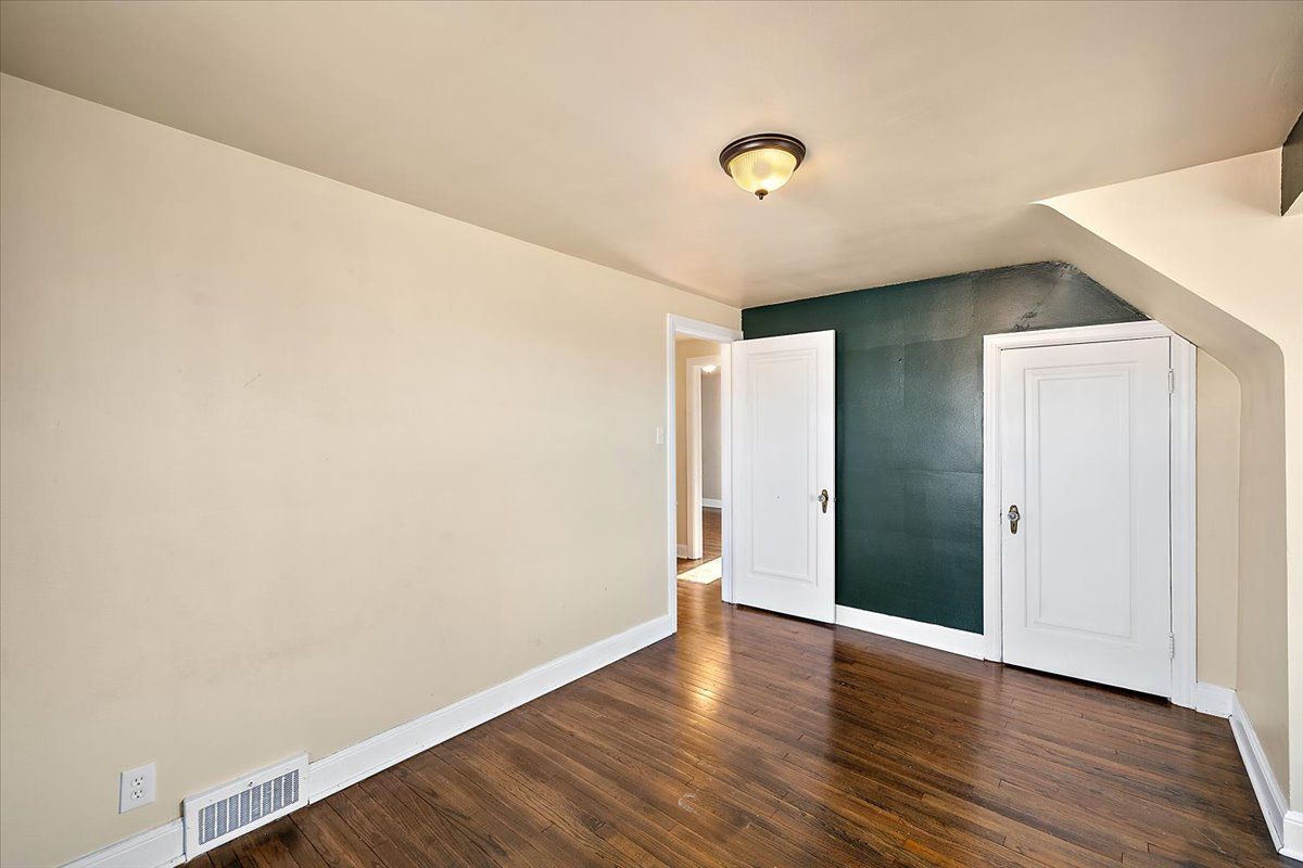 18514 SNOWDEN Street