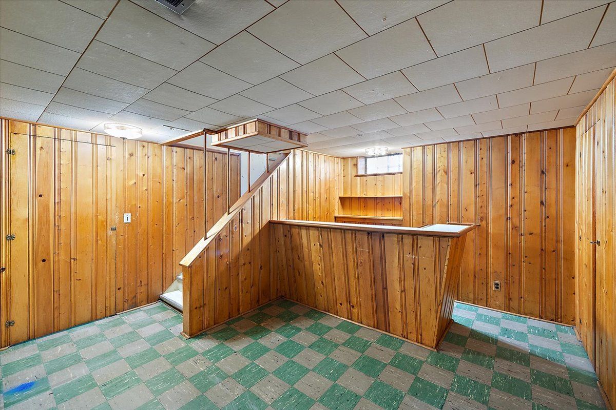 18514 SNOWDEN Street