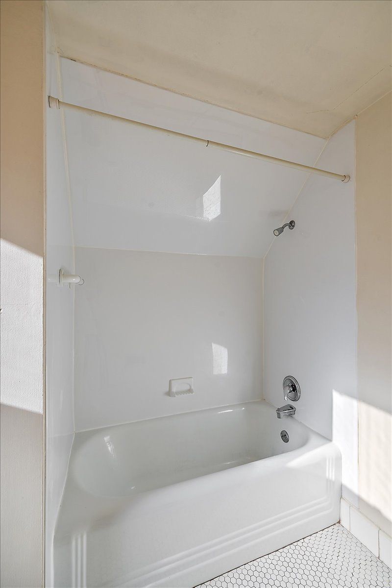 18514 SNOWDEN Street