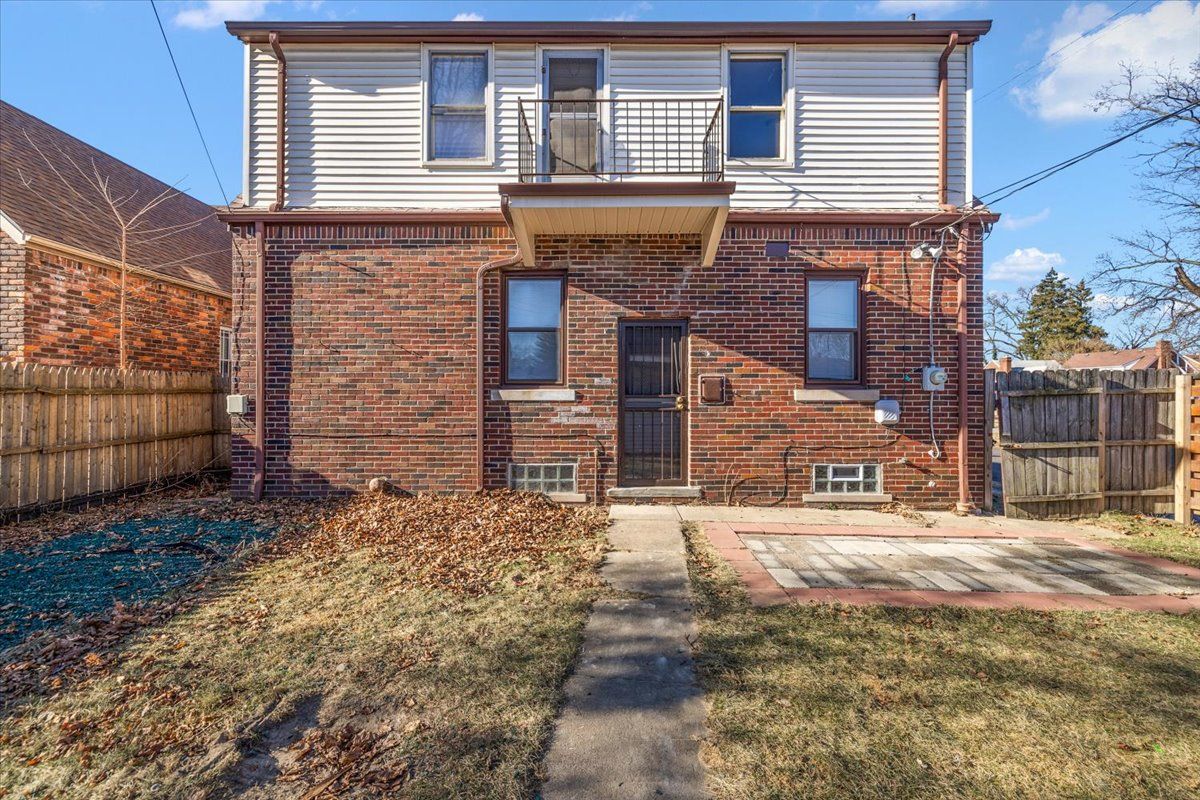 18514 SNOWDEN Street