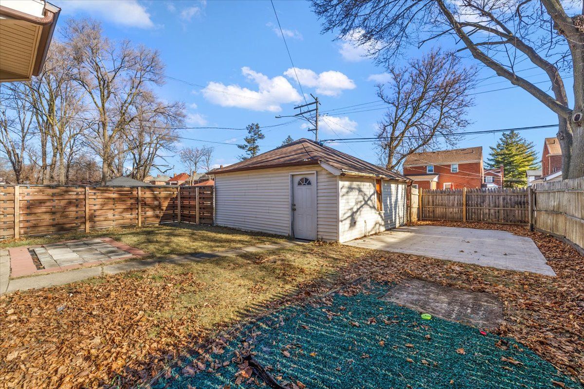 18514 SNOWDEN Street