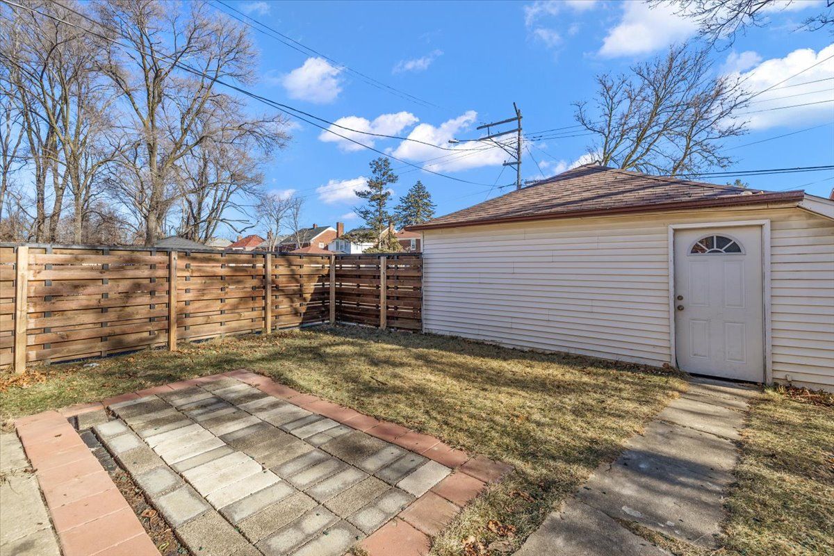 18514 SNOWDEN Street