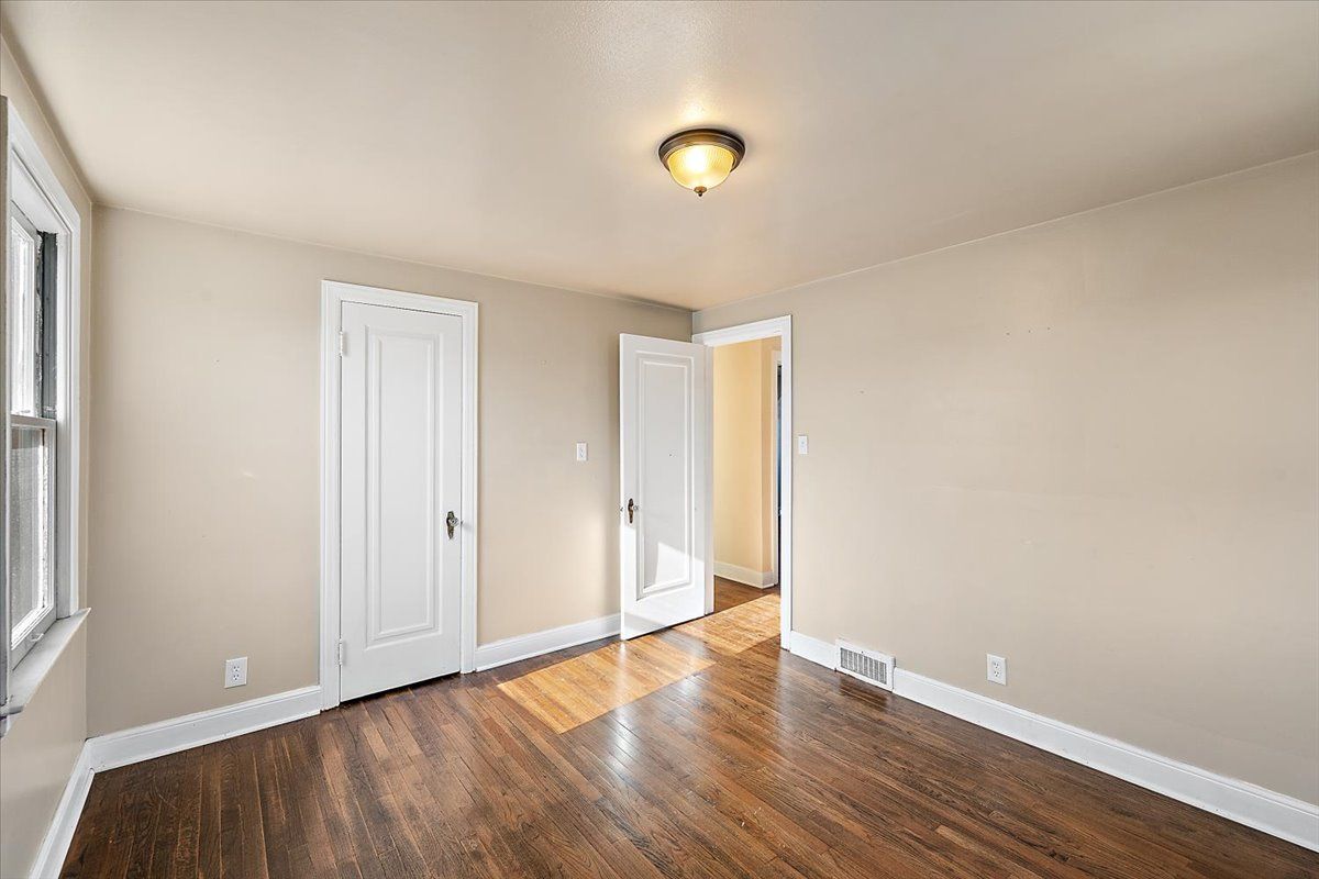 18514 SNOWDEN Street