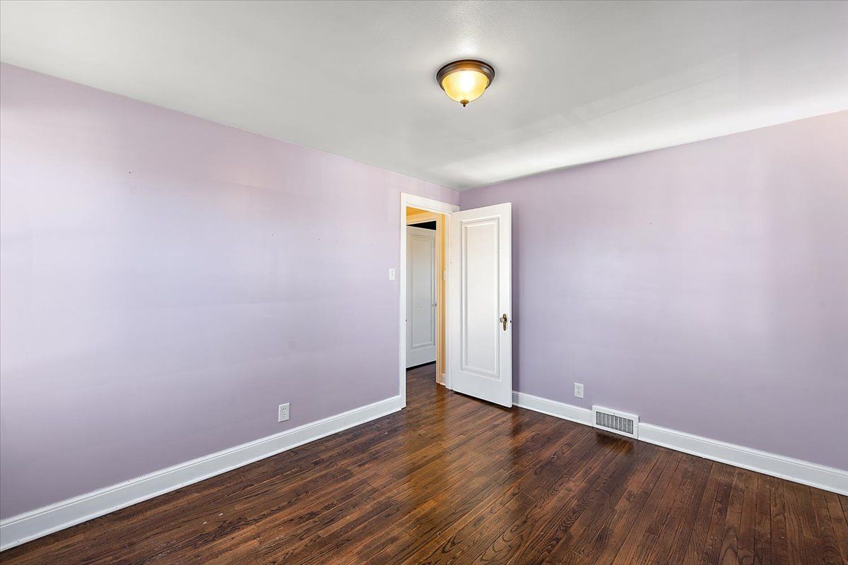 18514 SNOWDEN Street