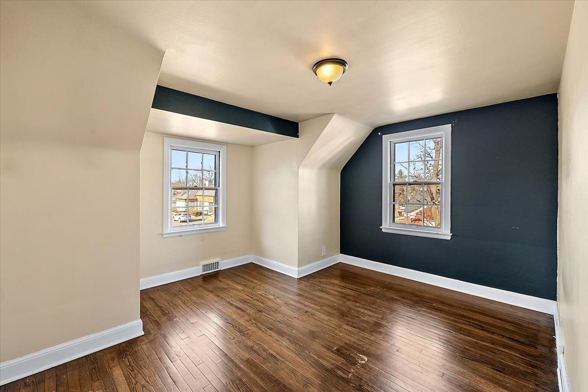 18514 SNOWDEN Street