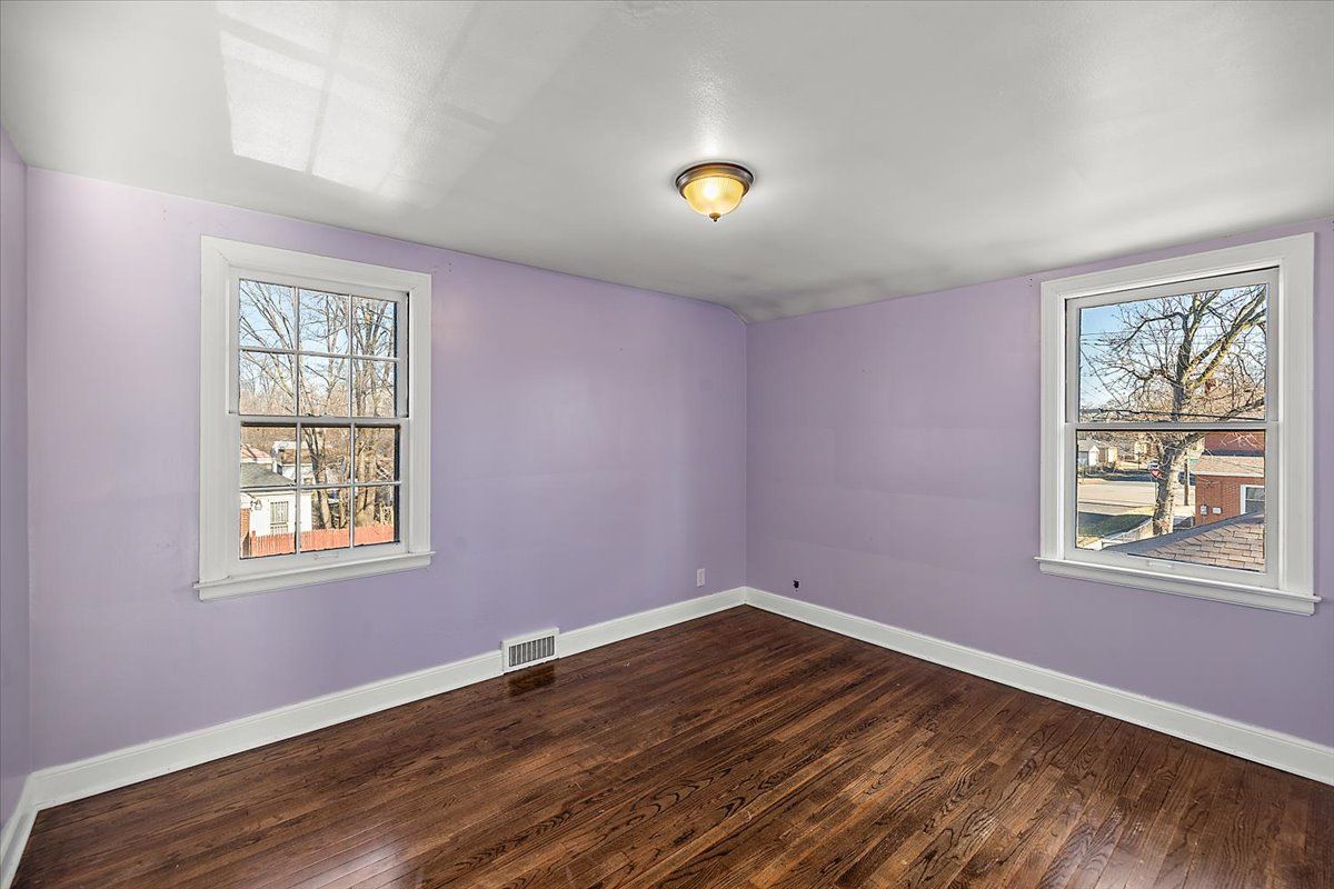 18514 SNOWDEN Street