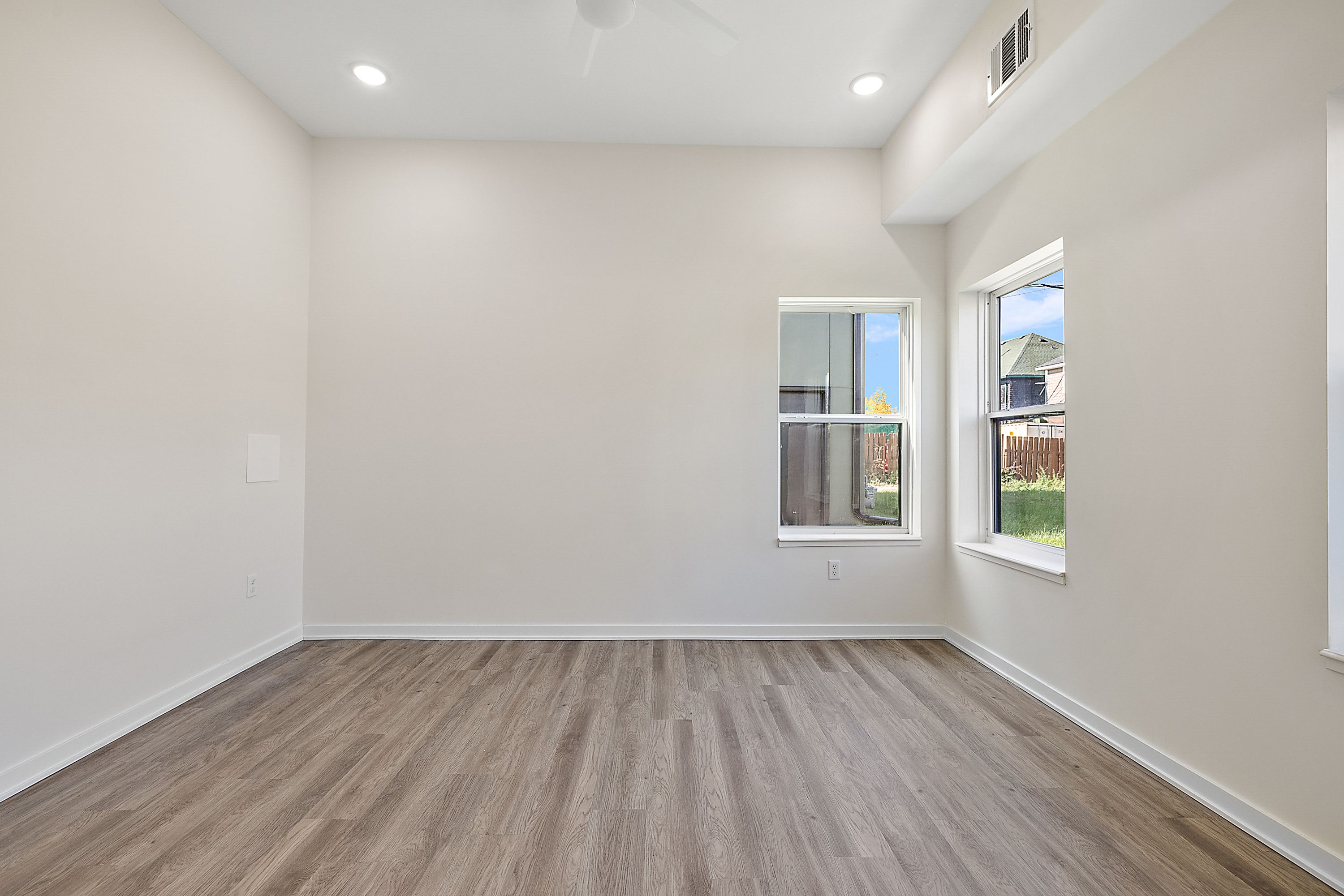 2326 Cochrane