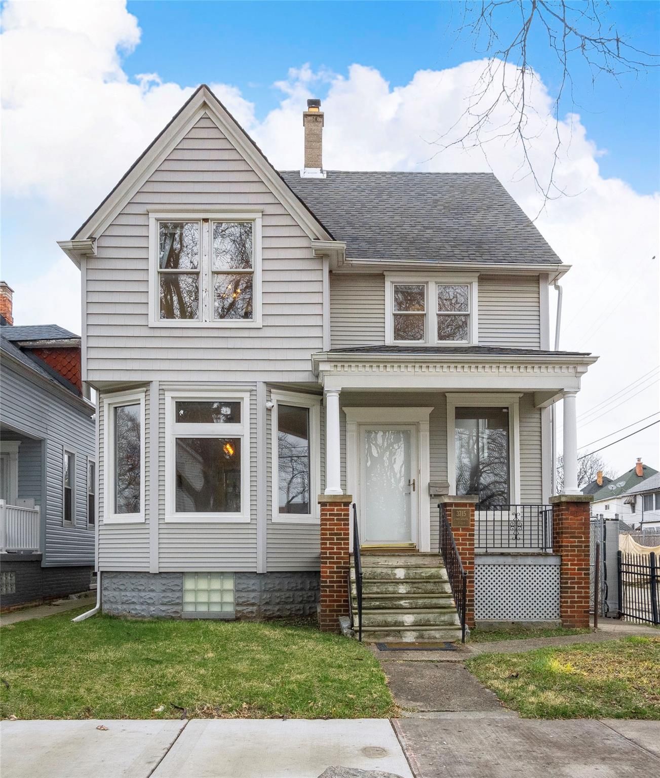 3715 FARNSWORTH Street