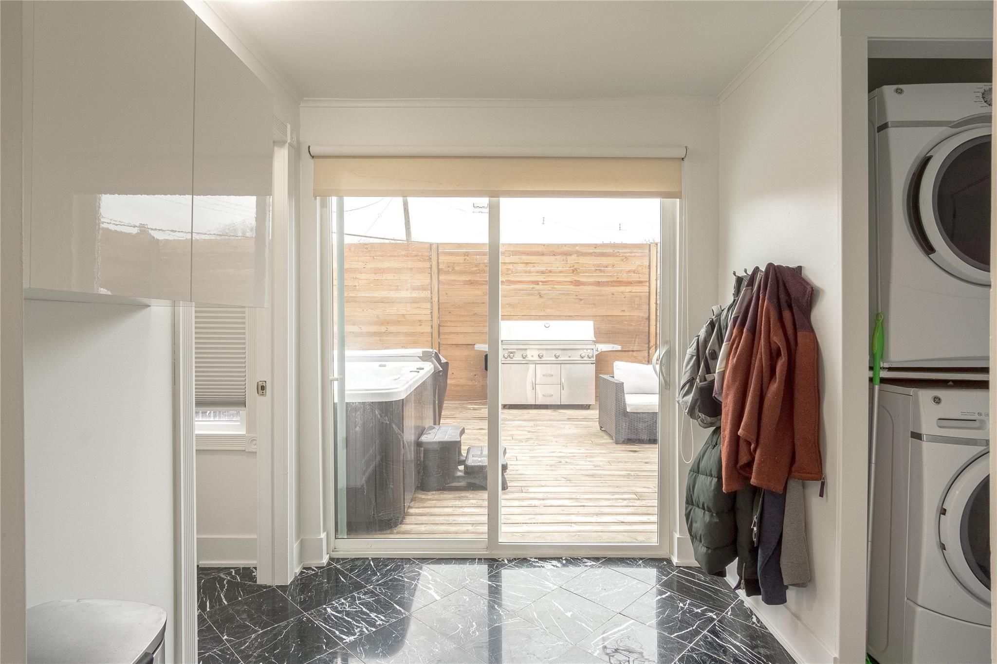 3715 FARNSWORTH Street