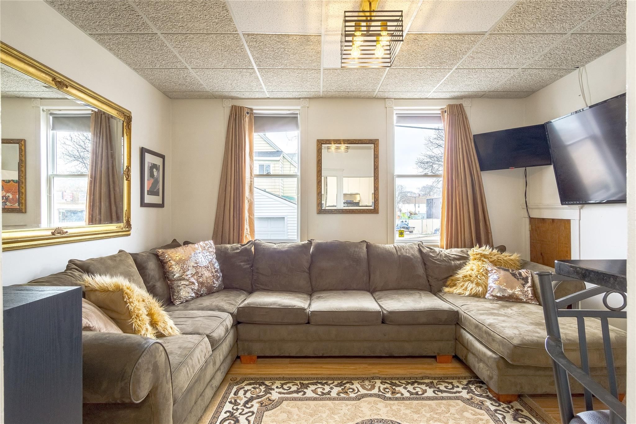 3715 FARNSWORTH Street