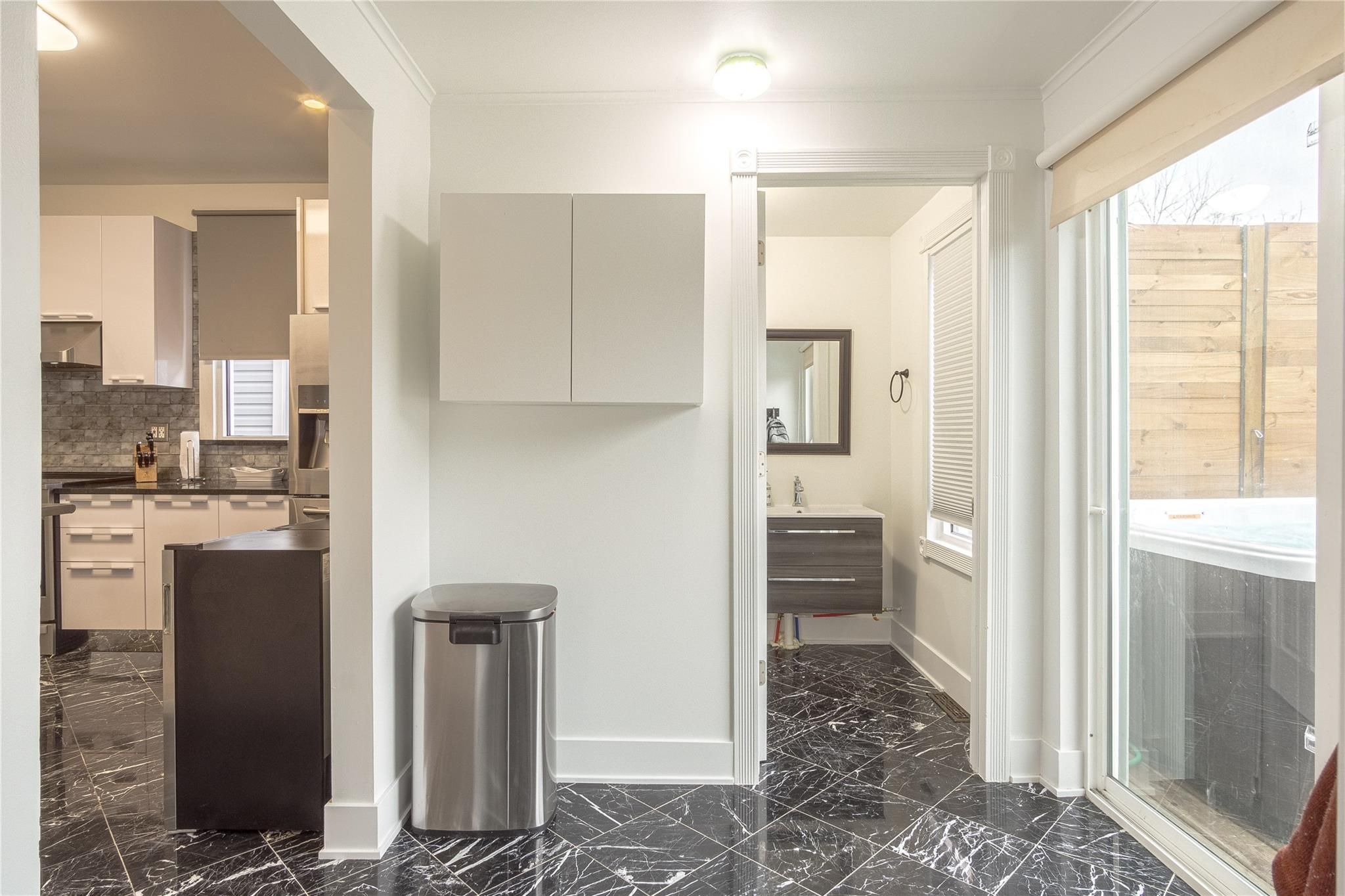 3715 FARNSWORTH Street