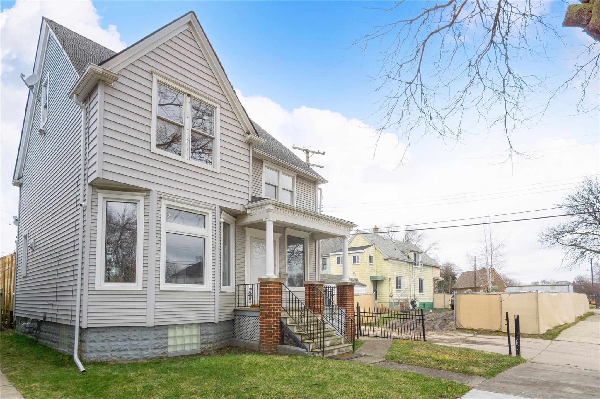 3715 FARNSWORTH Street