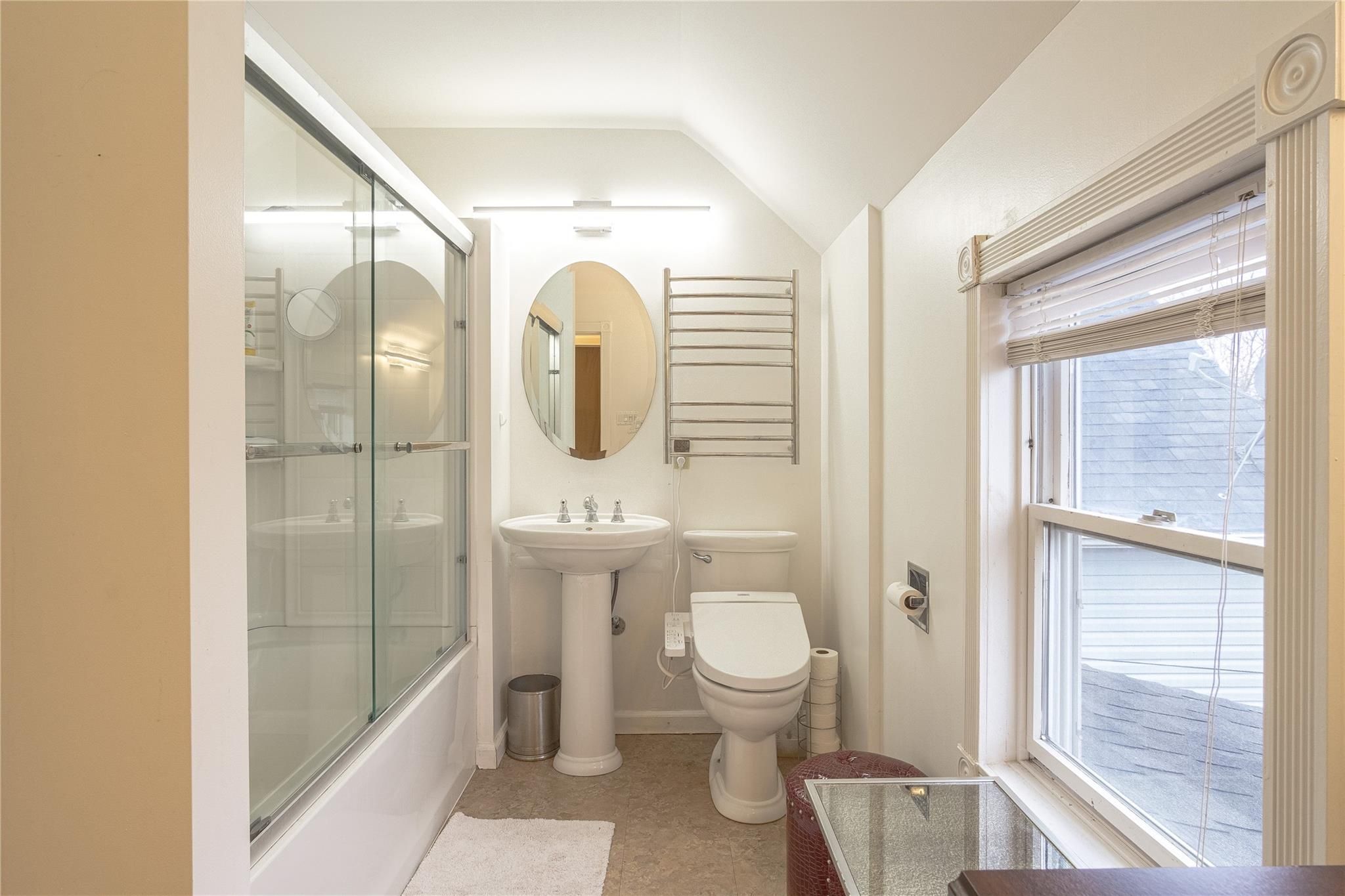 3715 FARNSWORTH Street