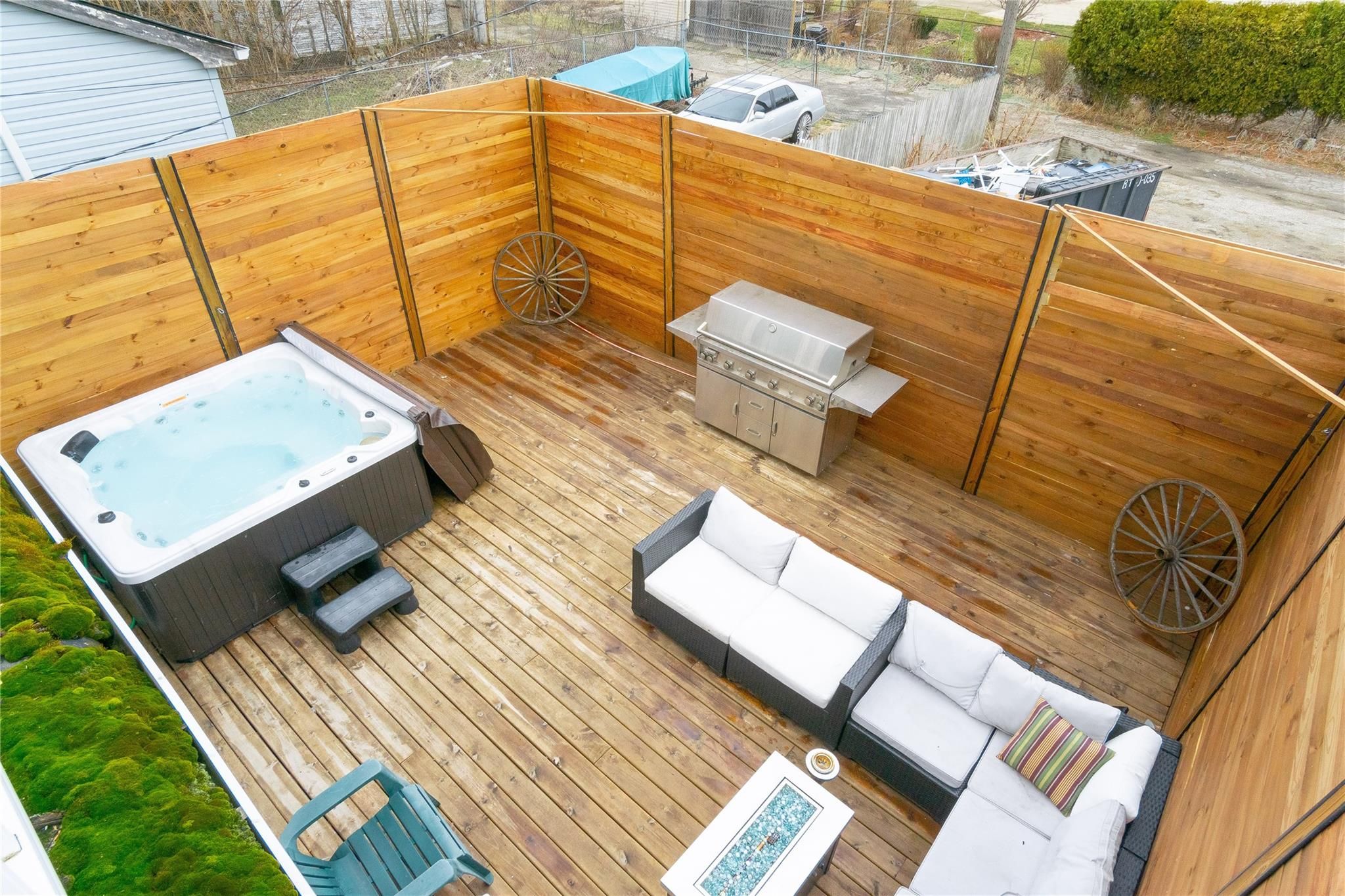 3715 FARNSWORTH Street