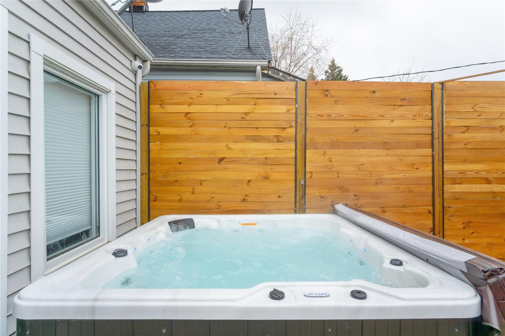 3715 FARNSWORTH Street