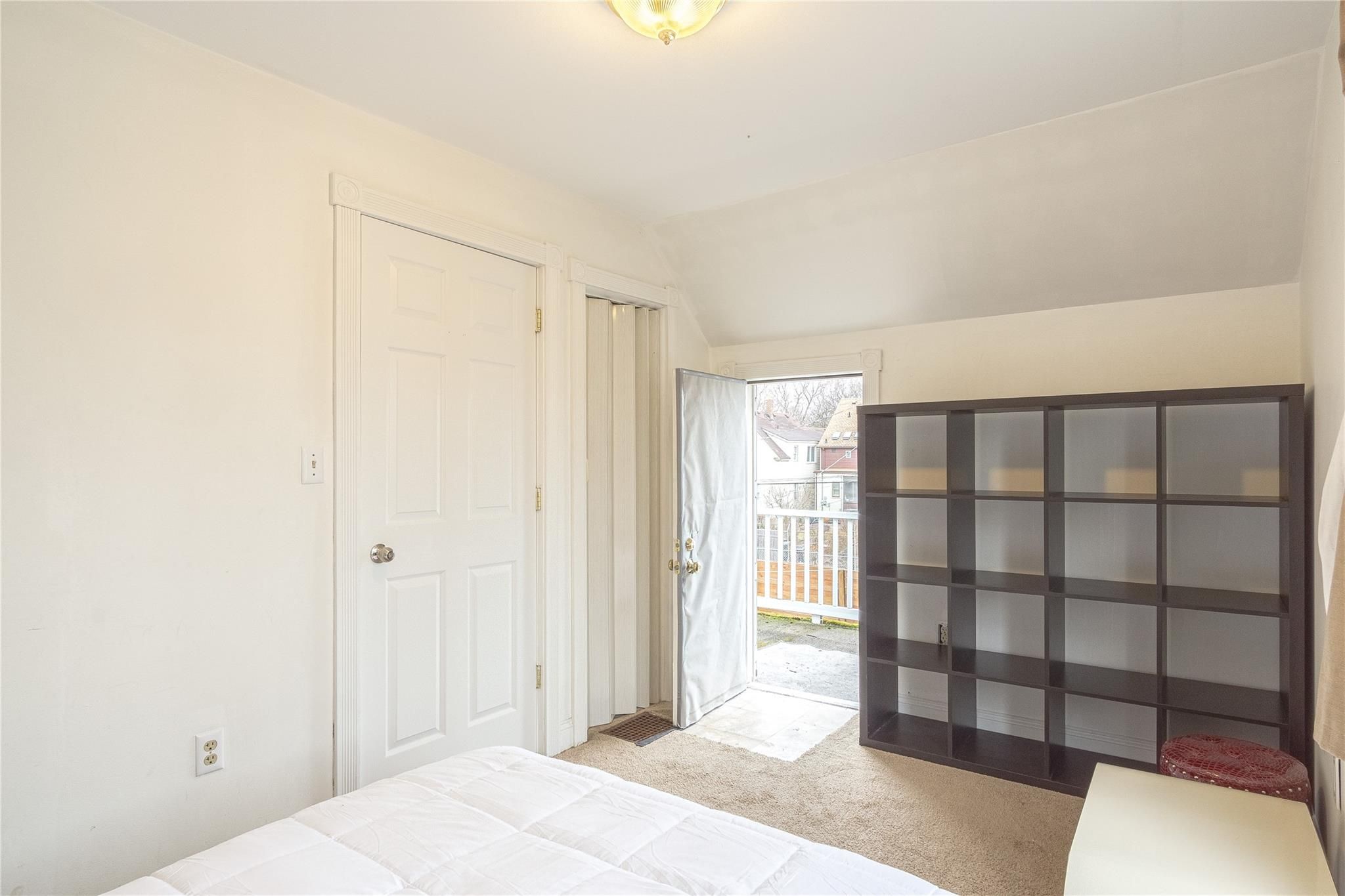 3715 FARNSWORTH Street