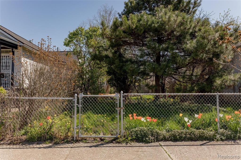 2826 COCHRANE Street