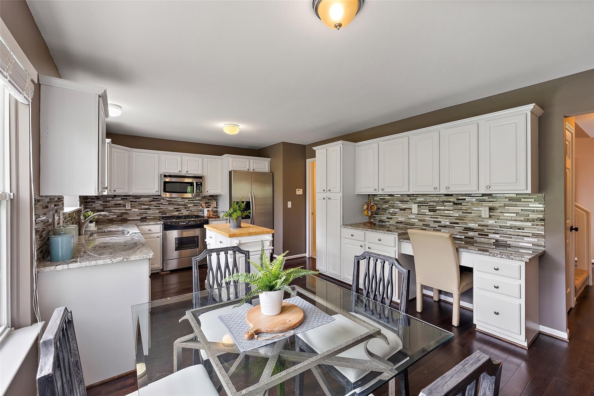 430 CHITTAMWOOD Court