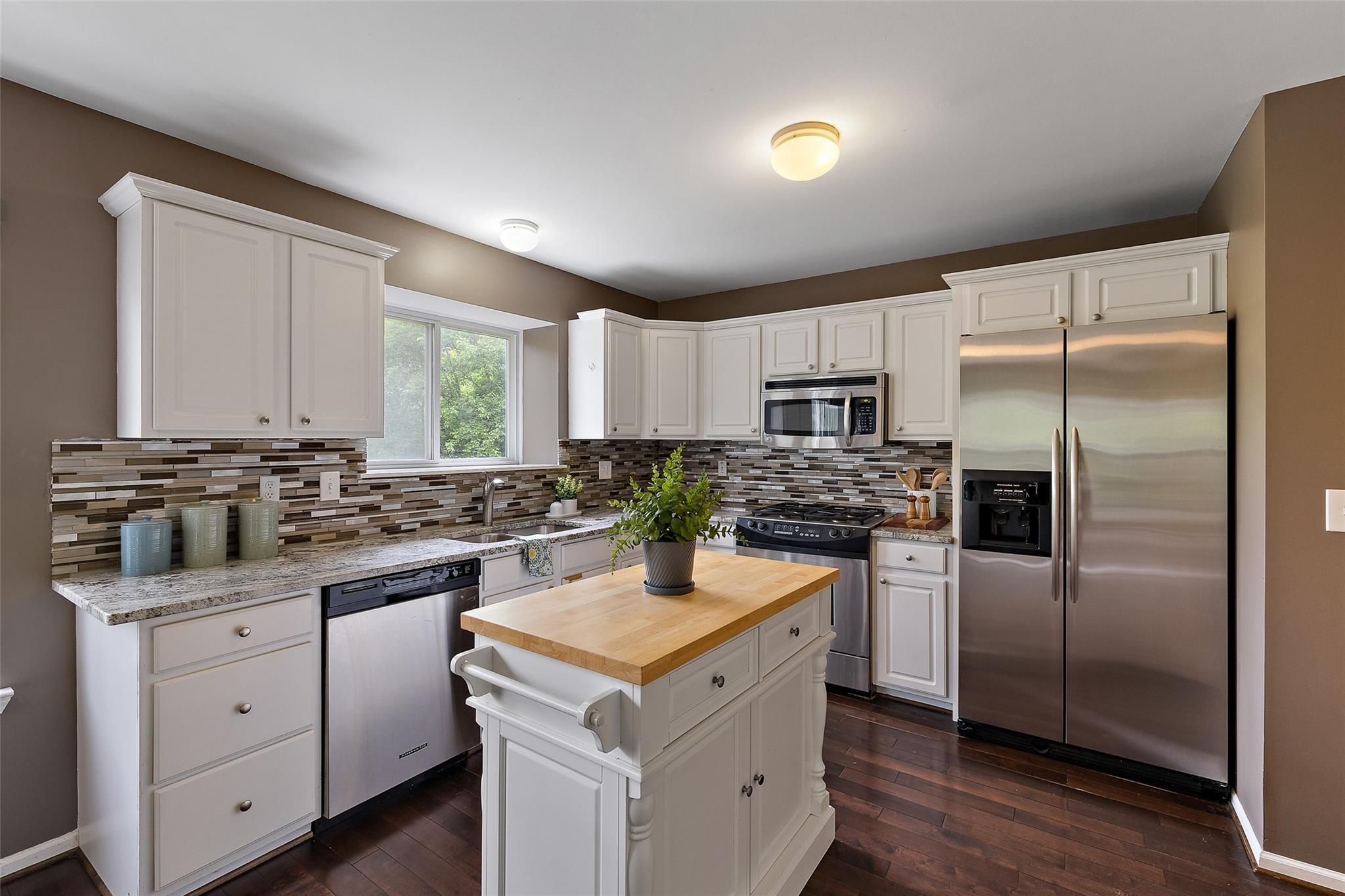 430 CHITTAMWOOD Court