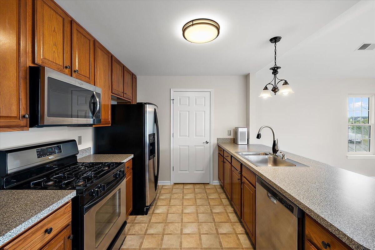 3034 Kneeland Circle