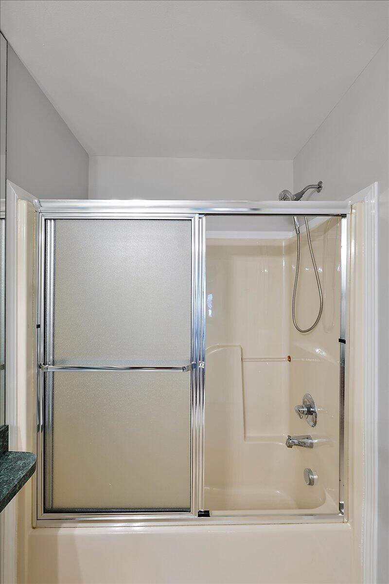 3034 Kneeland Circle