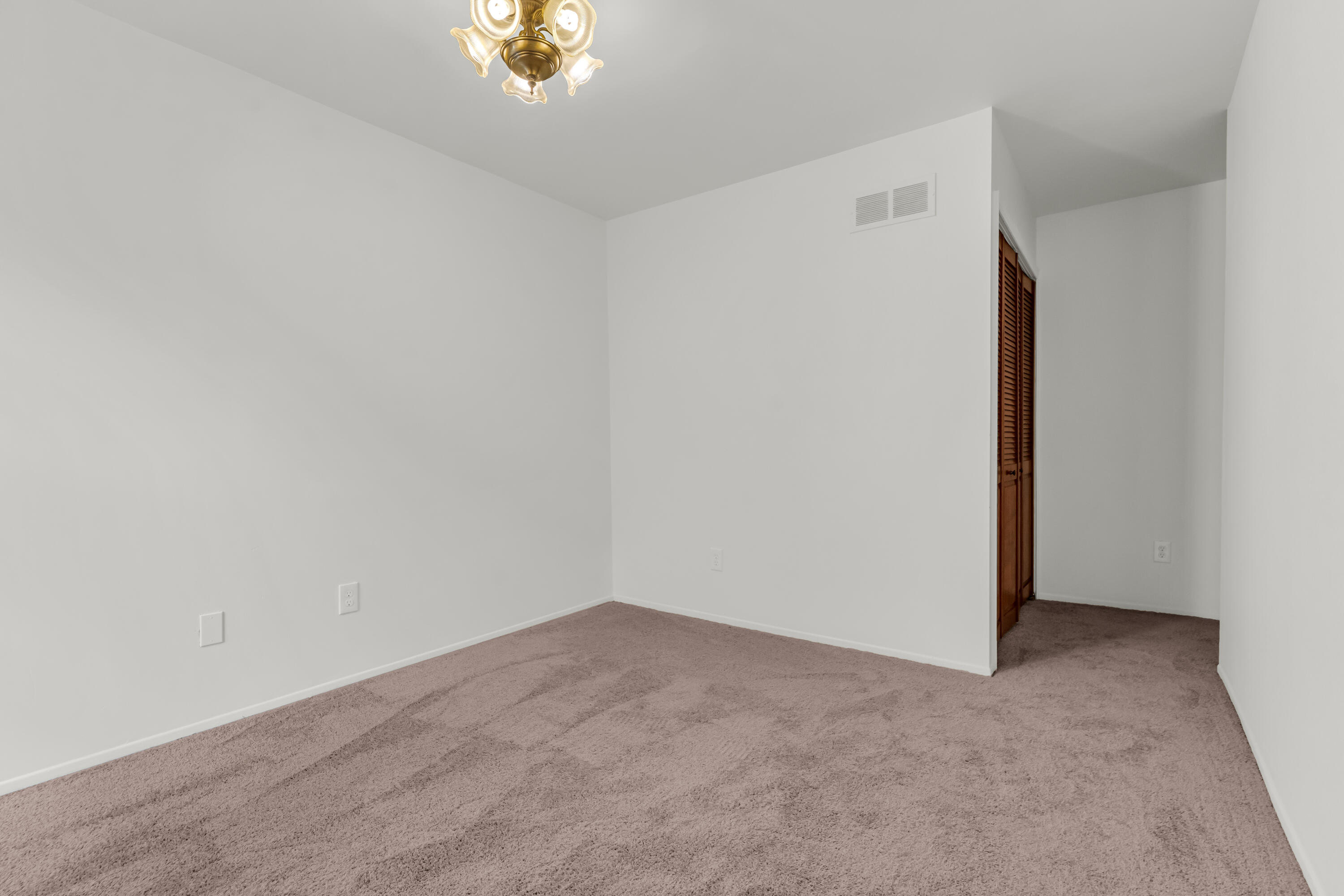 3140 Woods Circle