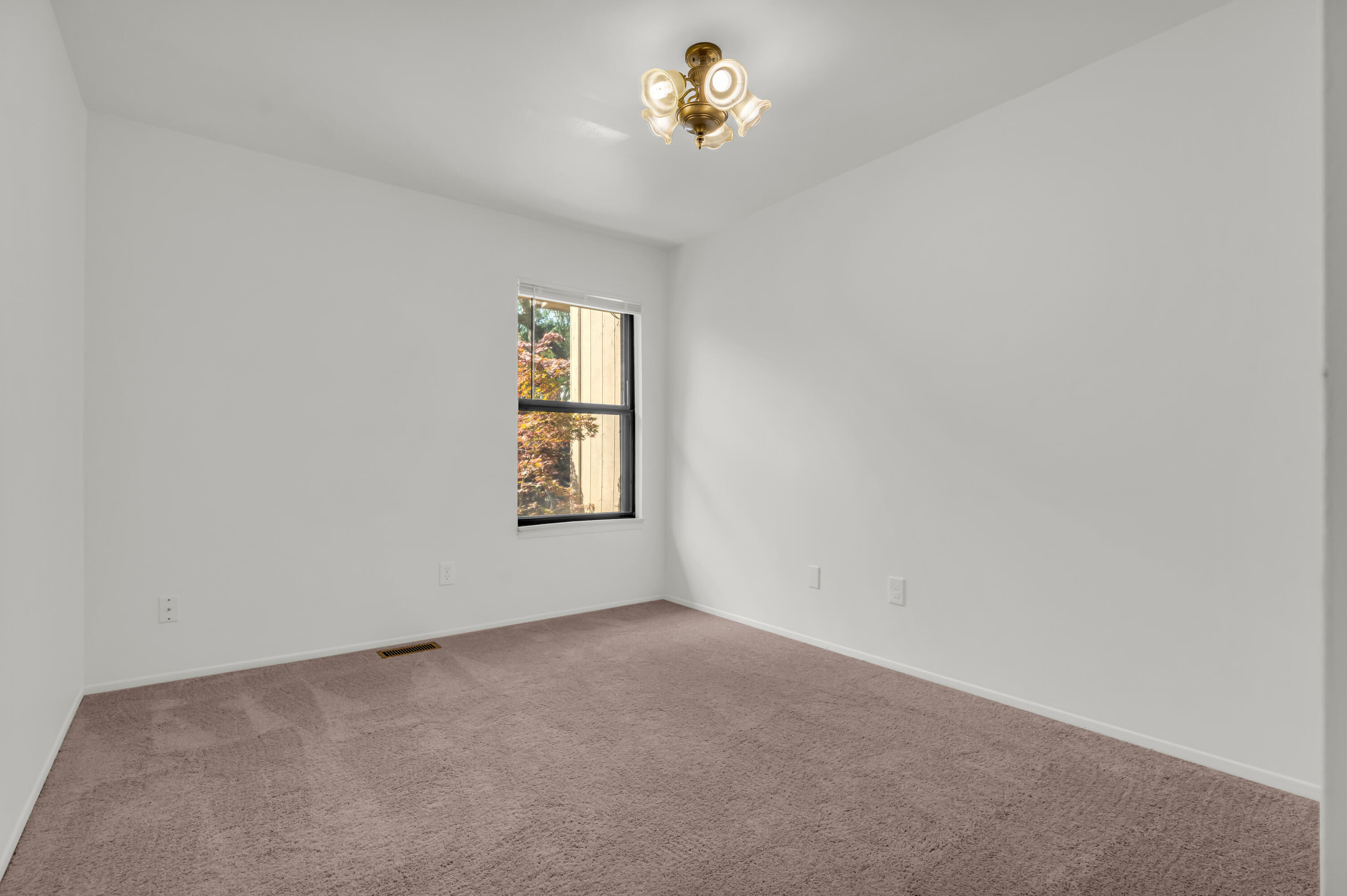 3140 Woods Circle