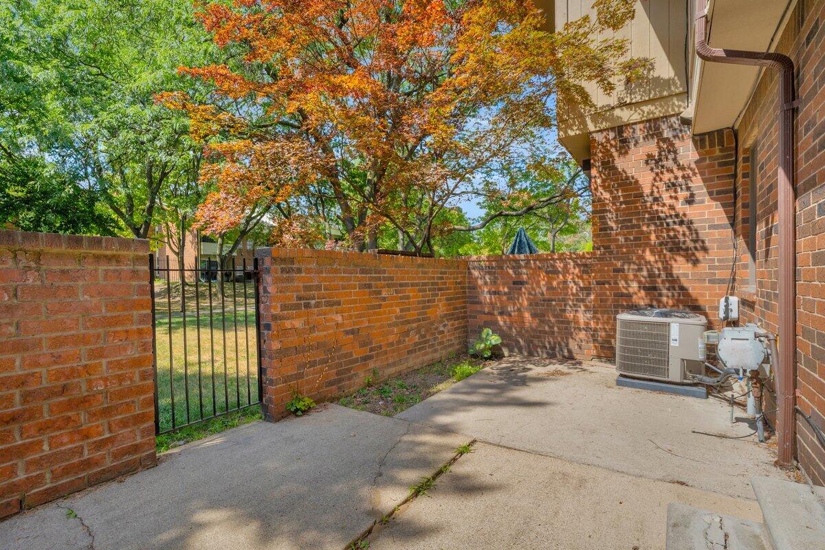 3140 Woods Circle