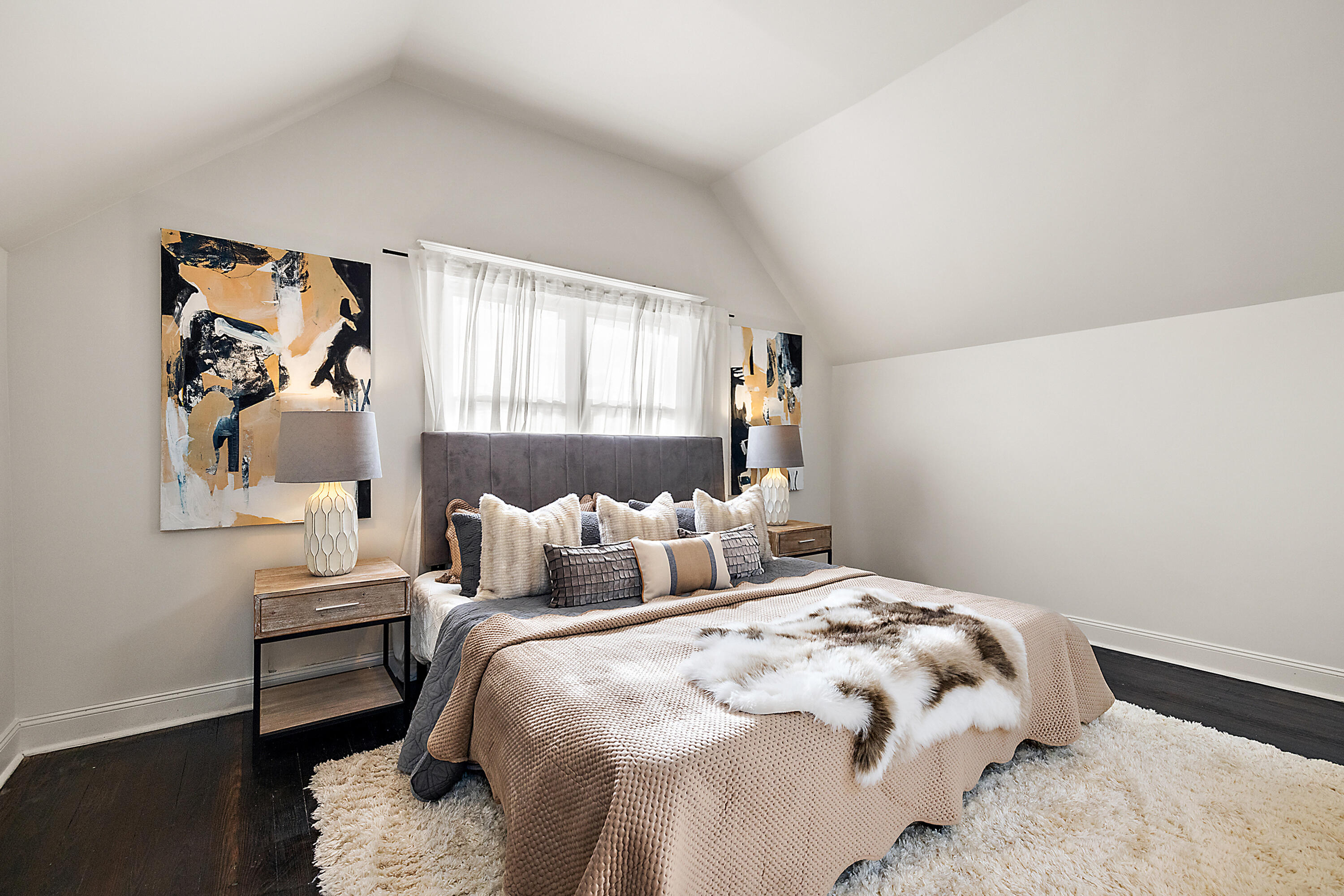 816 W Philadelphia Street