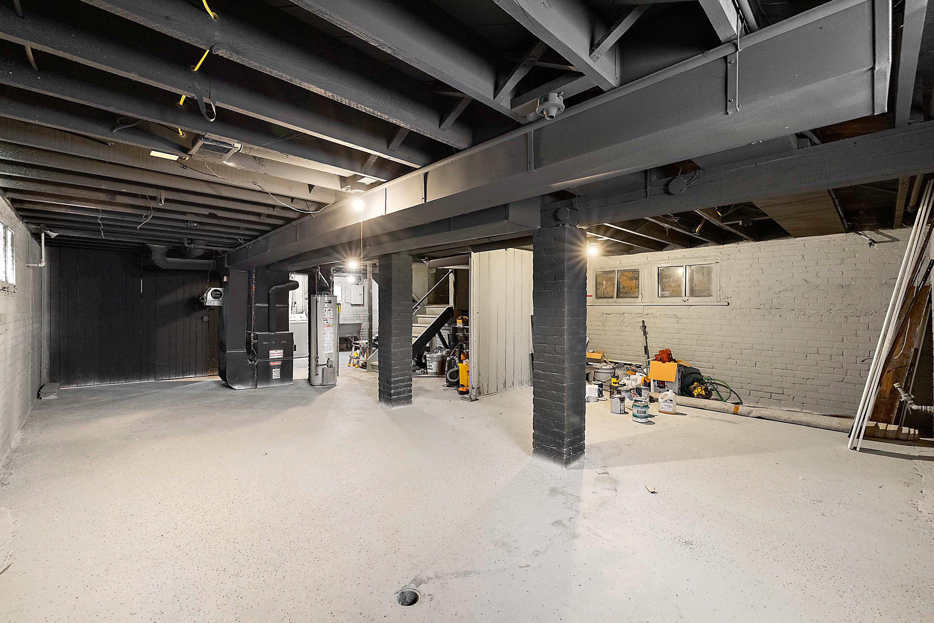 816 W Philadelphia Street