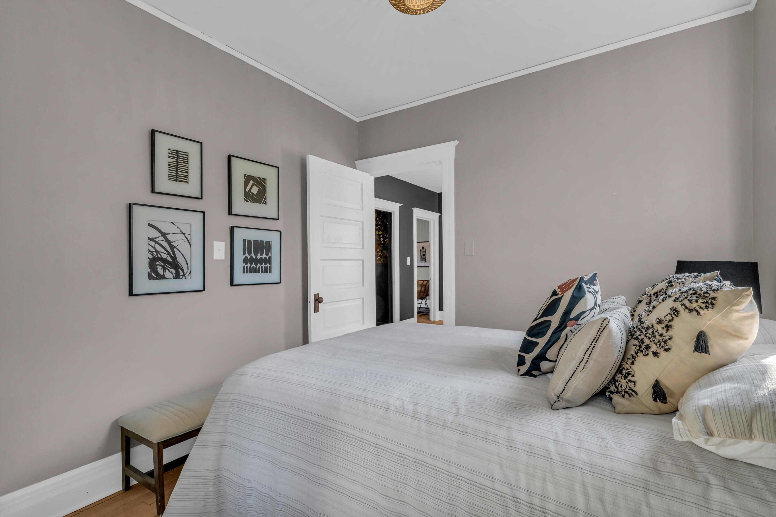 816 W Philadelphia Street