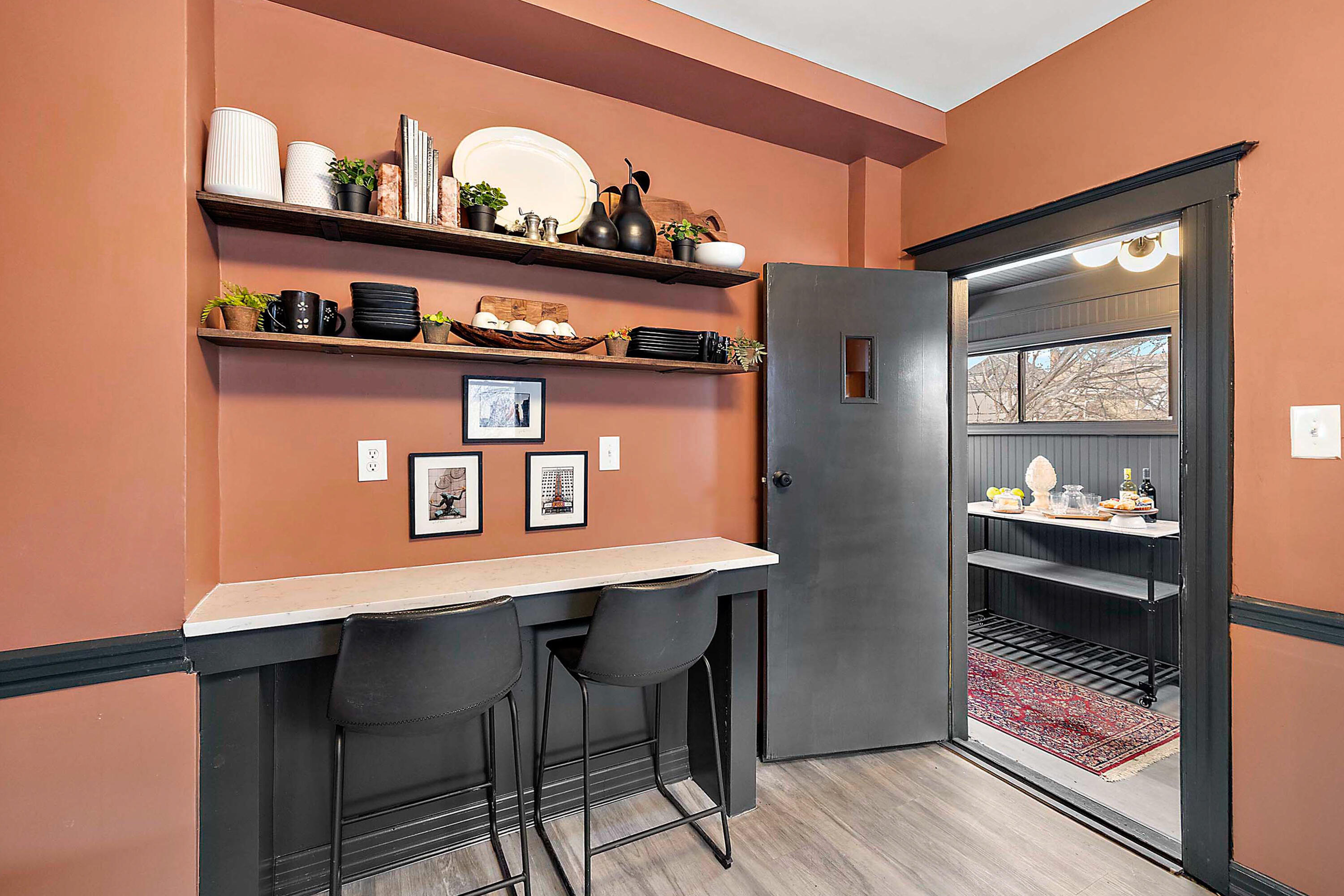 816 W Philadelphia Street