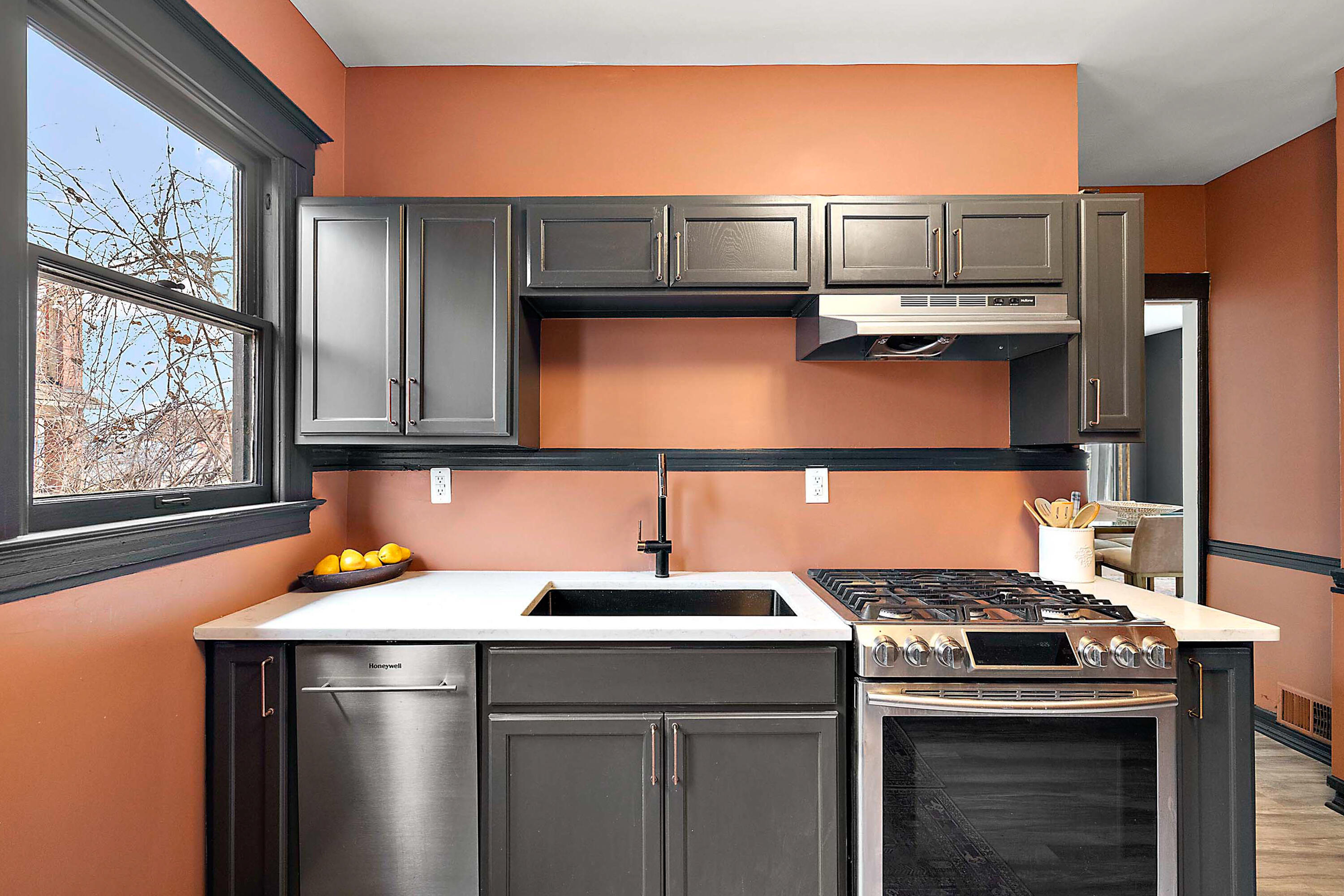 816 W Philadelphia Street