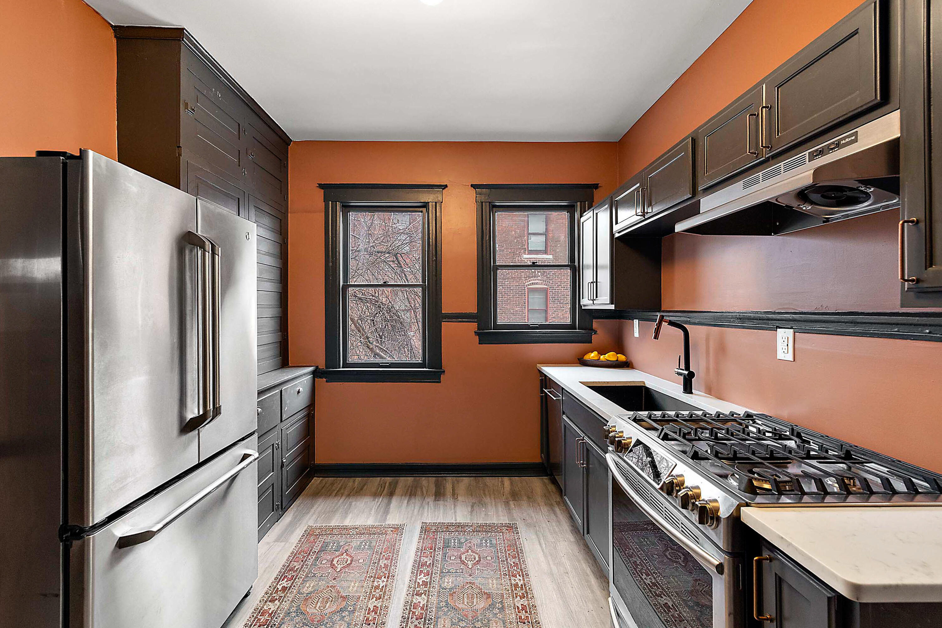 816 W Philadelphia Street