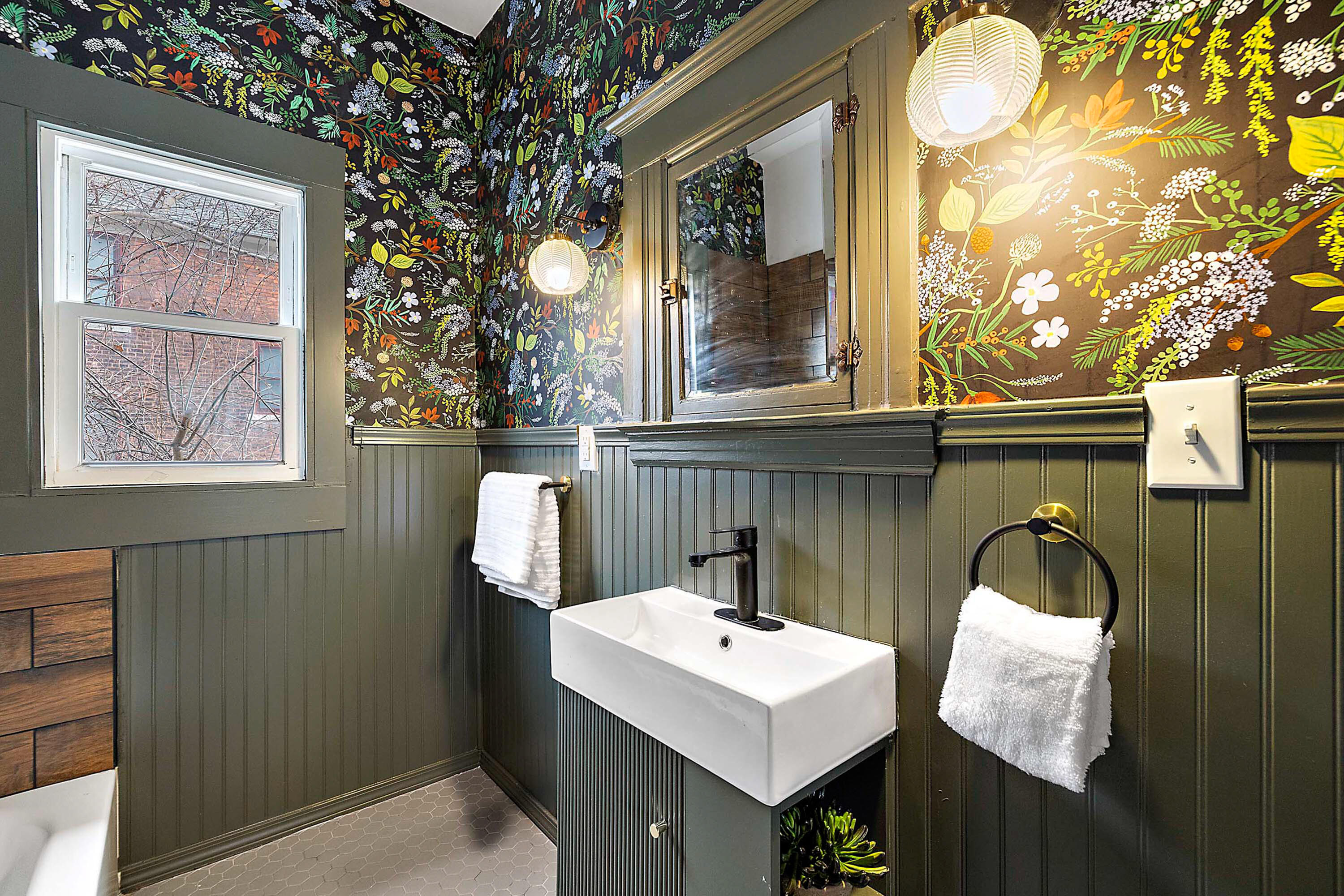 816 W Philadelphia Street