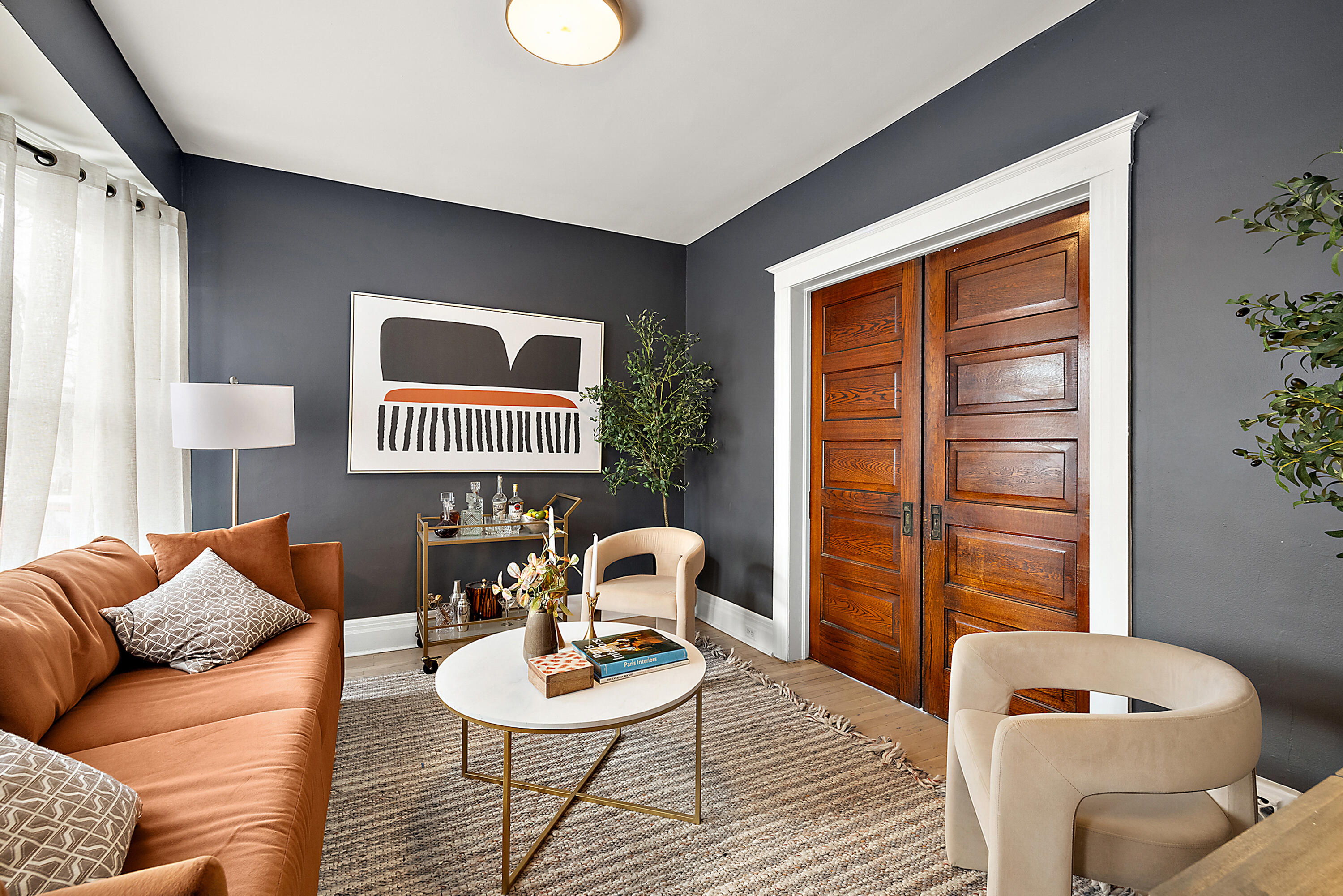 816 W Philadelphia Street