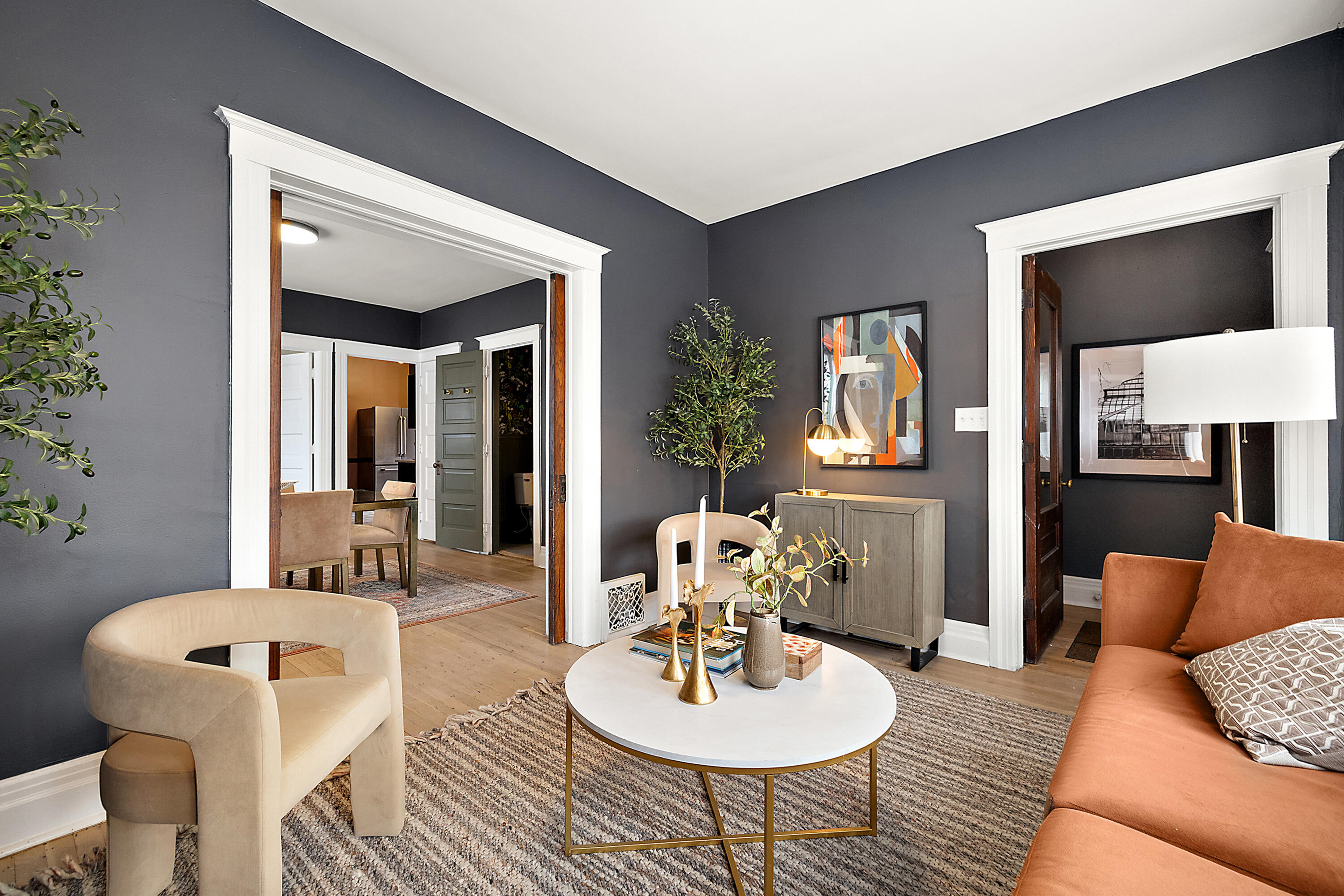 816 W Philadelphia Street