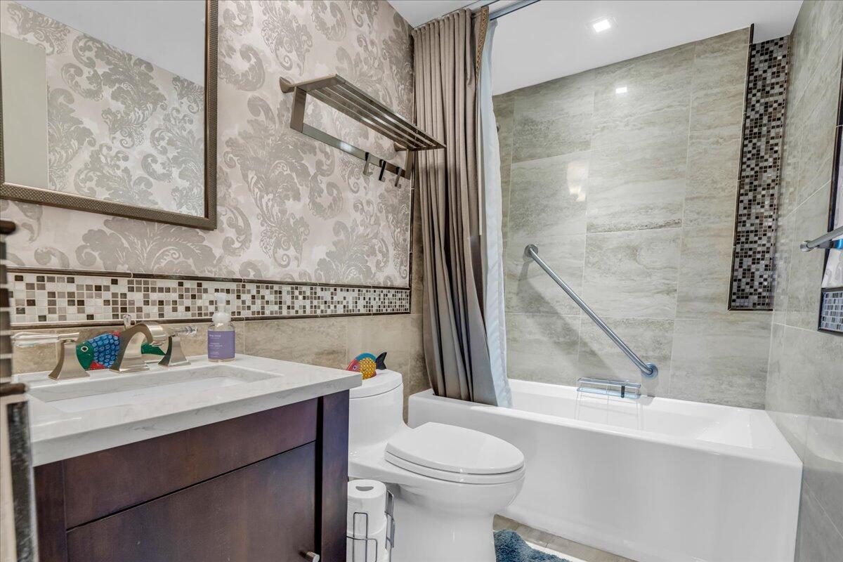 1300 E Lafayette Street