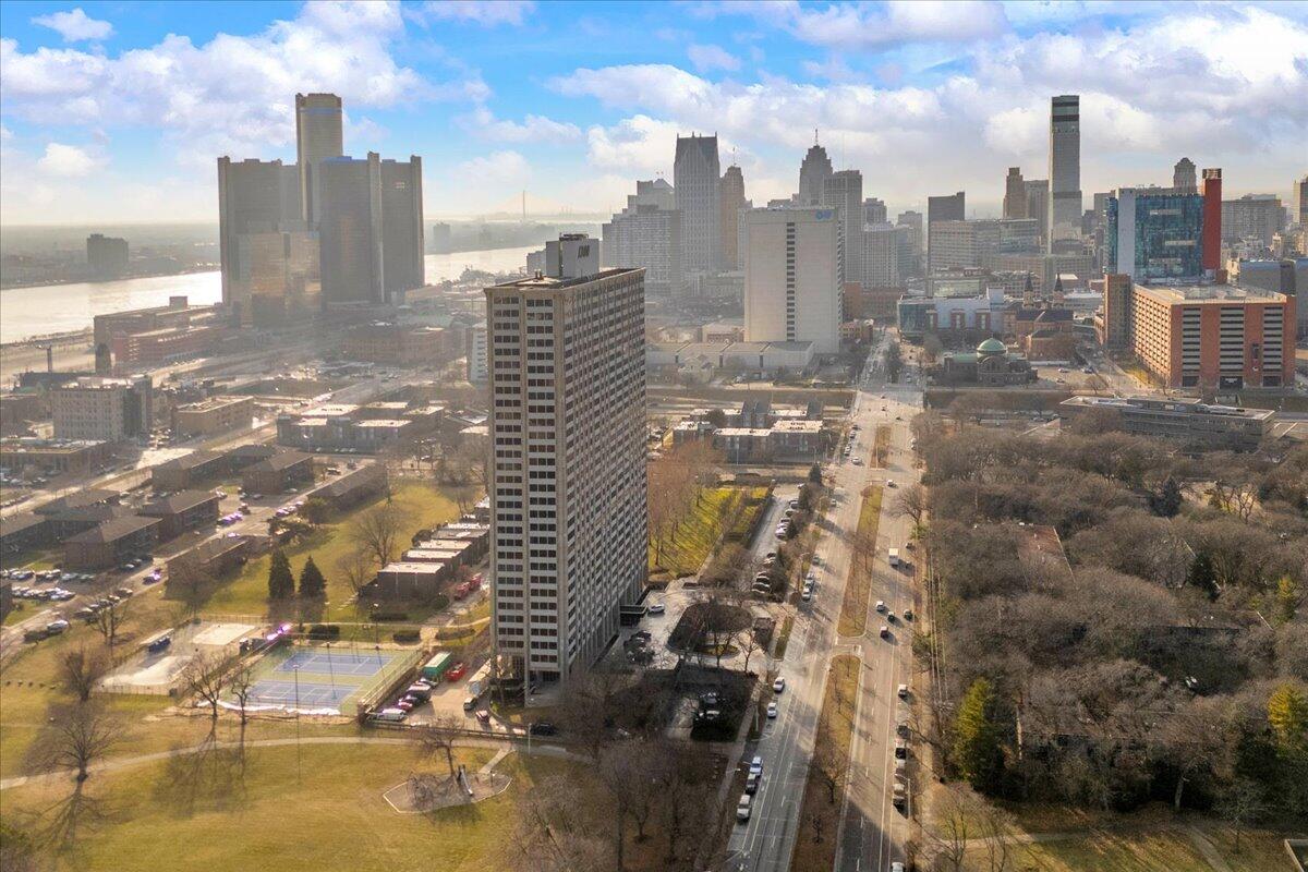 1300 E Lafayette Street